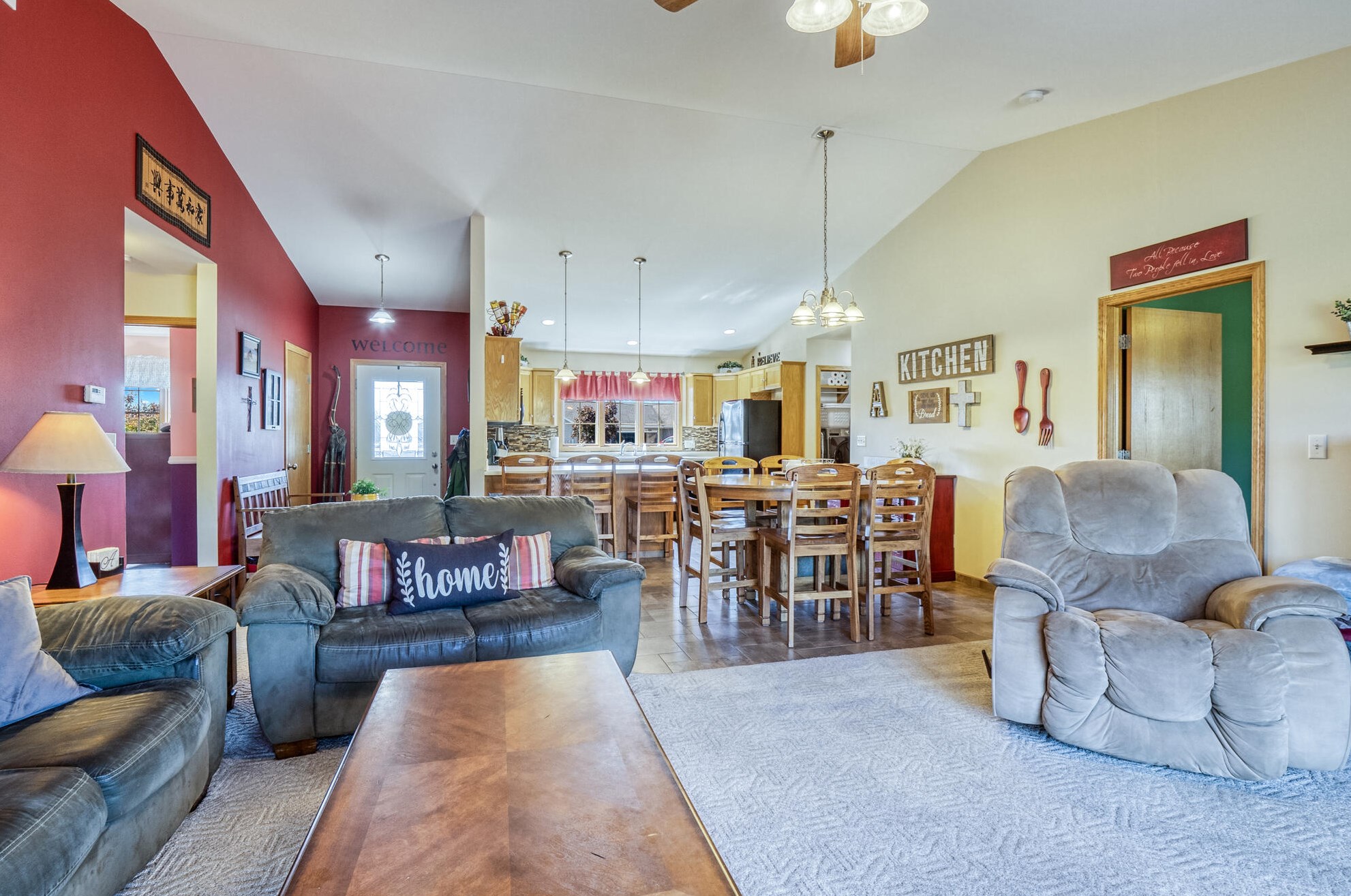 896 Eisenhower Ct, Sheboygan, WI 53083-1283