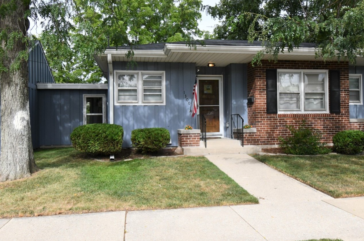 1300 Jefferson St, Racine, WI 53404-2402