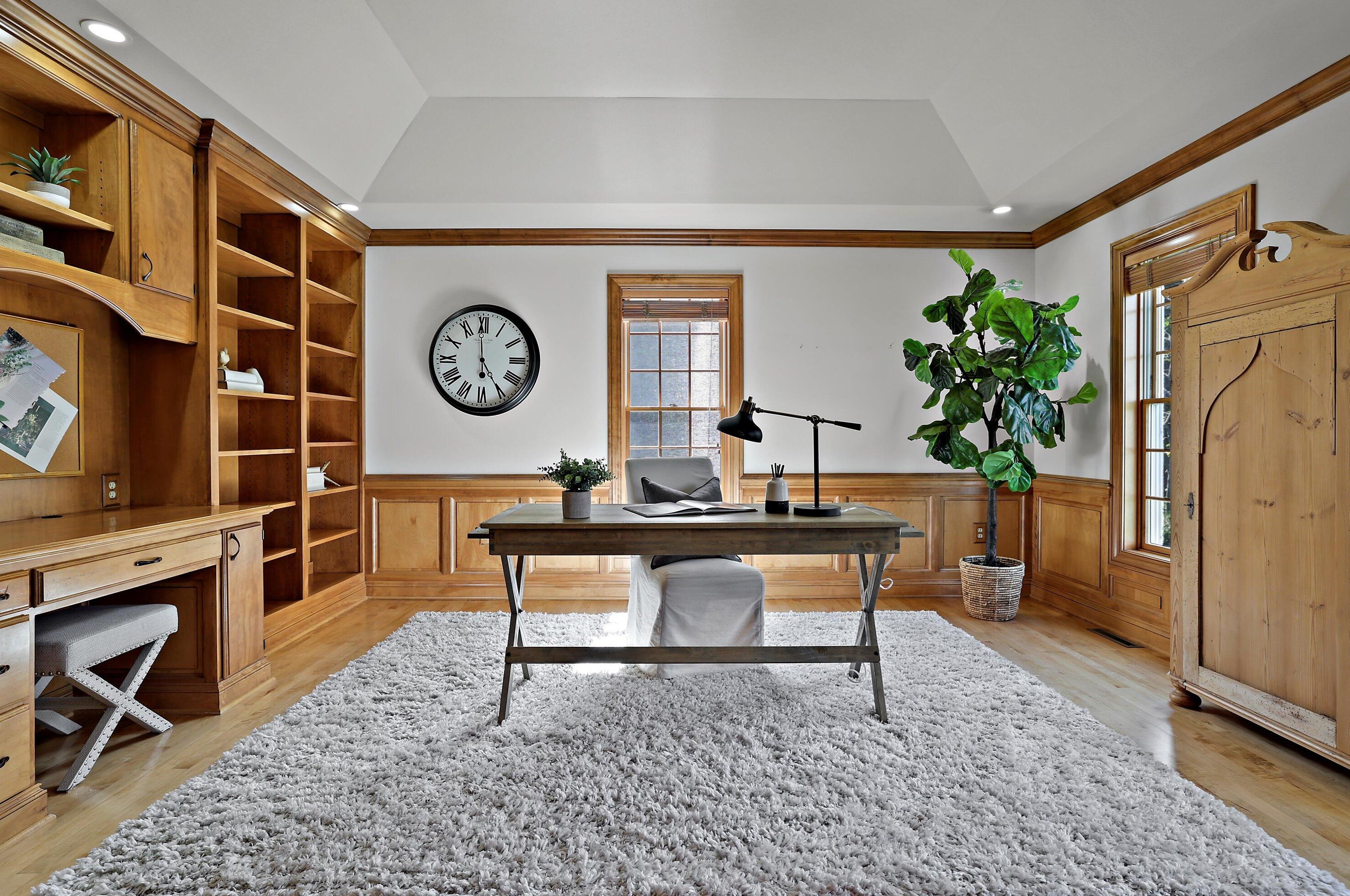 204 Laurel Cir, Delafield WI 53018-1162 exterior