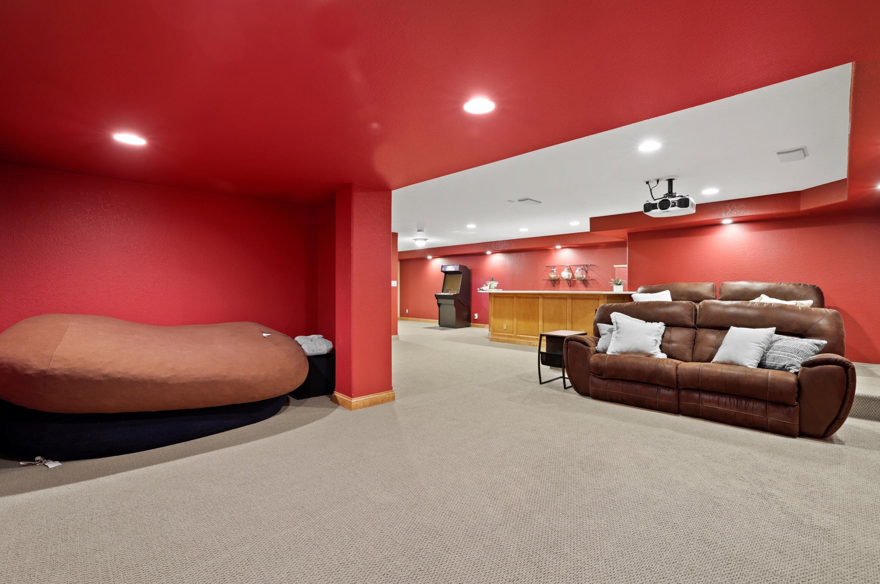 204 Laurel Cir, Delafield WI 53018-1162 exterior