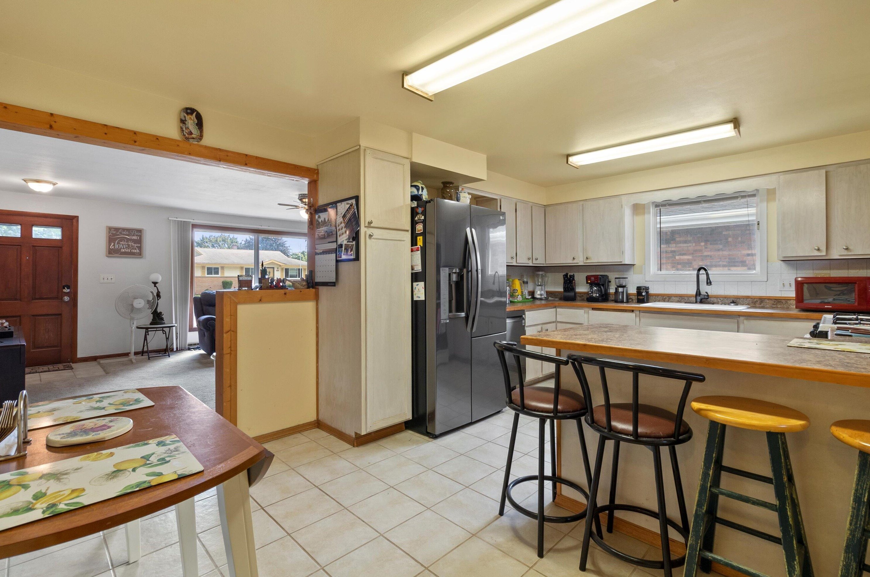 3412 Kentucky St, Racine, WI 53405-4622