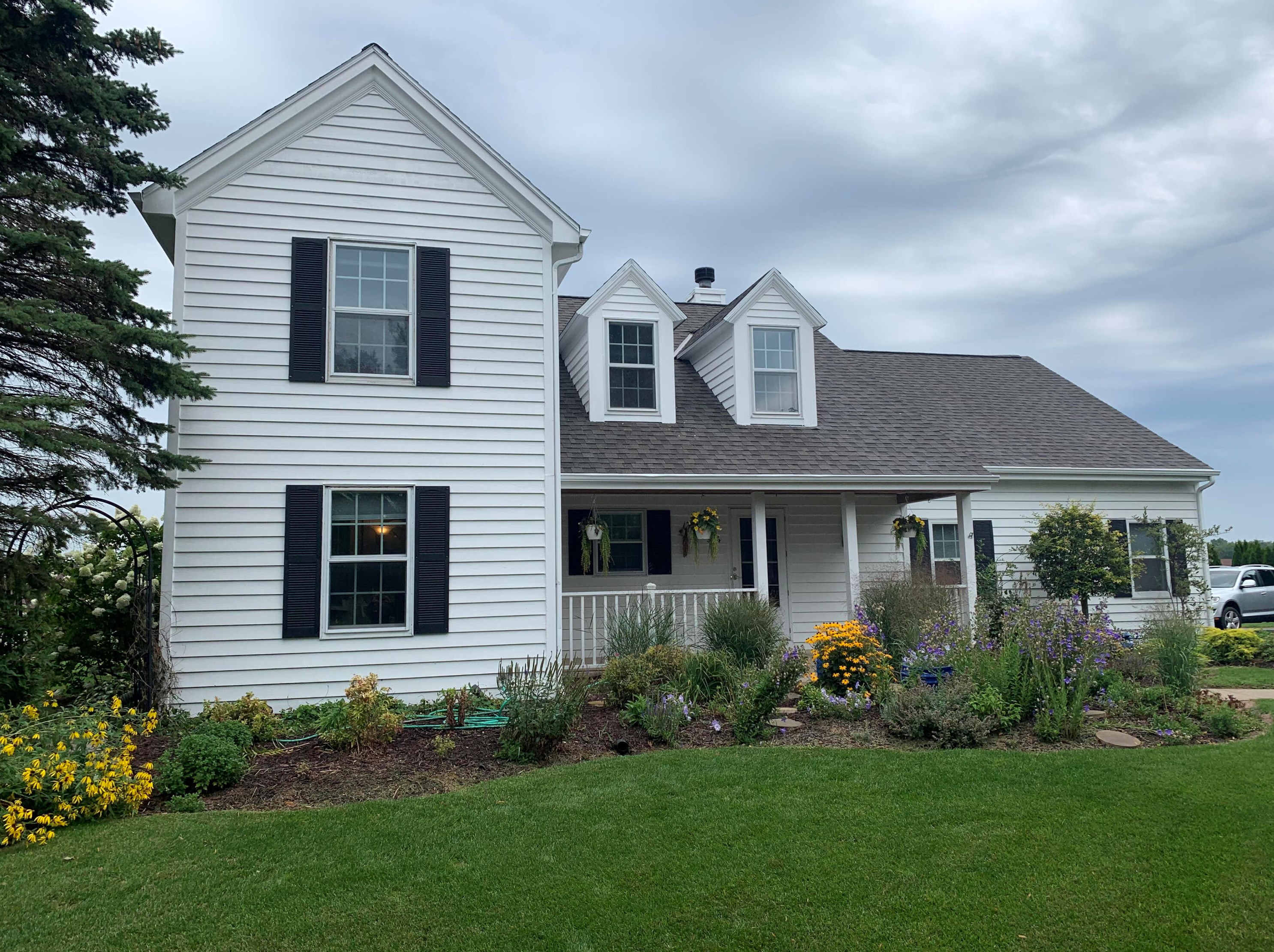 944 Arlon Ct, Belgium, WI 53004