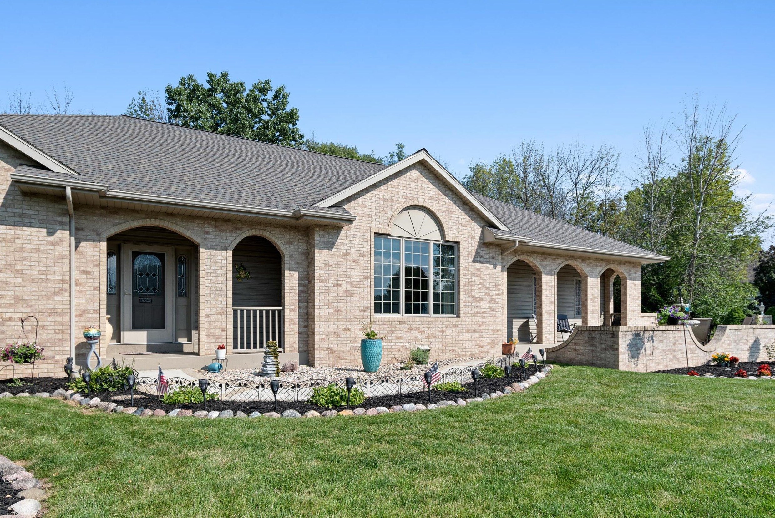 5331 Skylark Dr, Sheboygan, WI 53083-1967