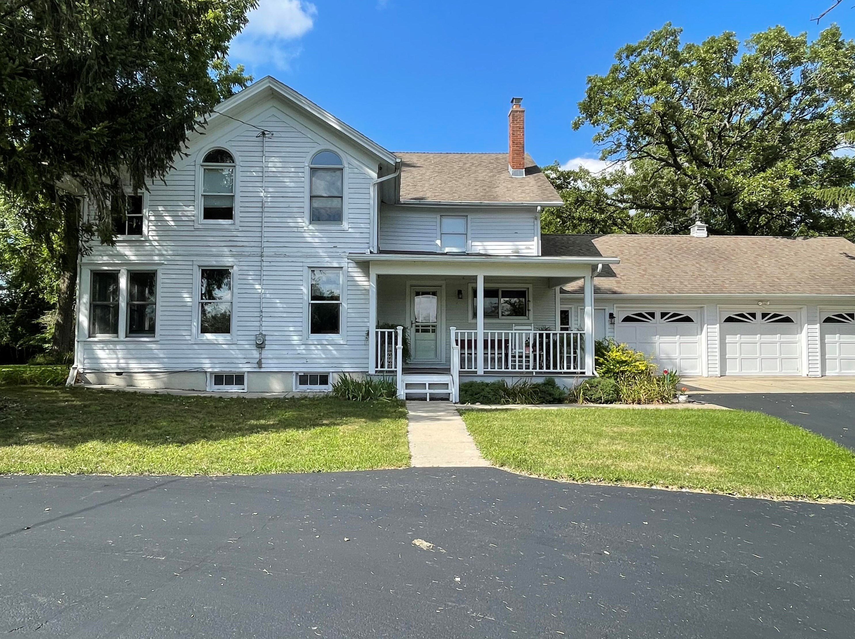 6466 Jones Rd, Lyons, WI 53105-9049