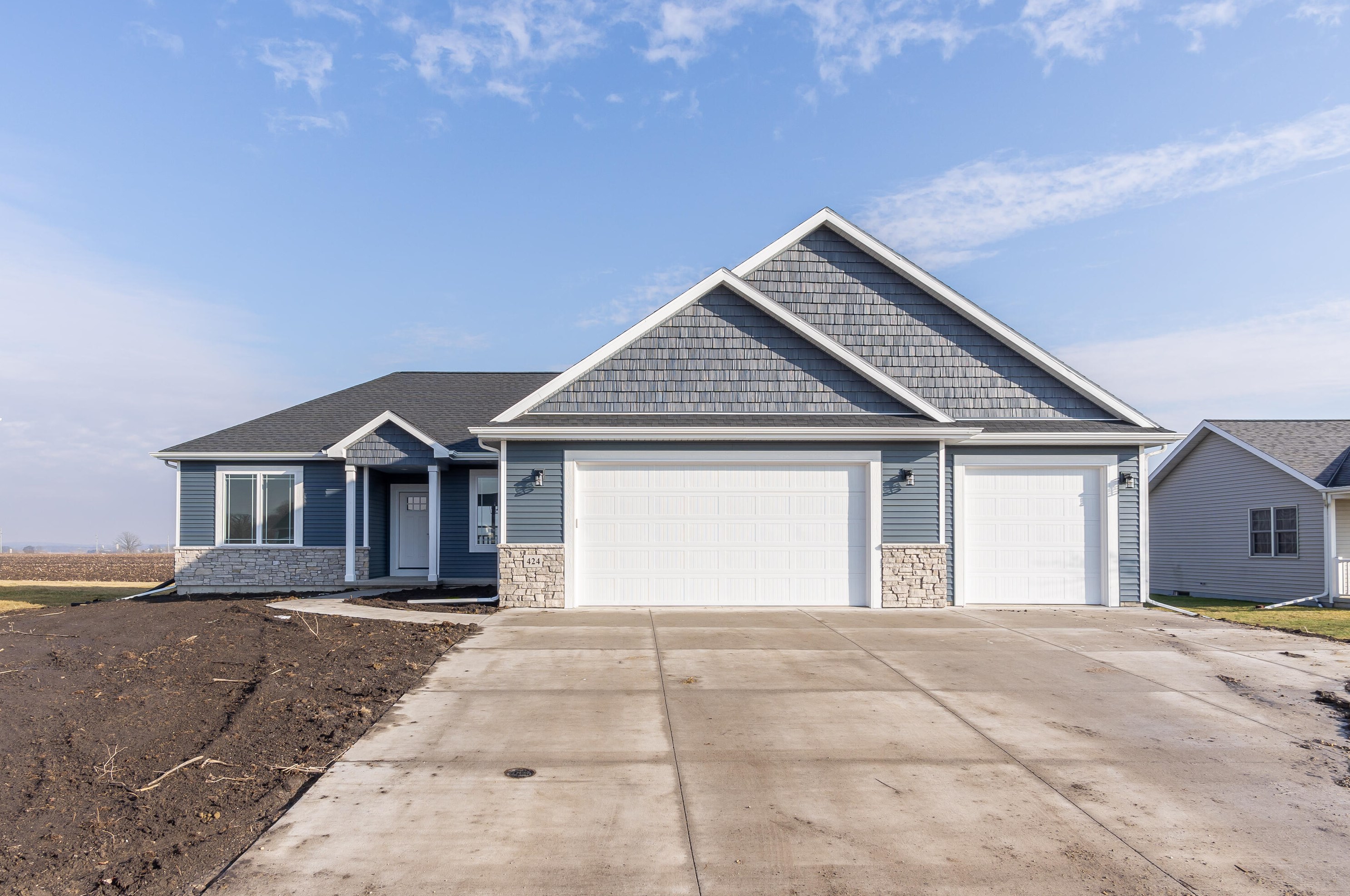 424 East St, Juneau, WI 53039