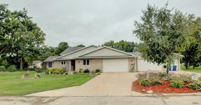 2629 Lakeshore Dr, La Crosse, WI 54603