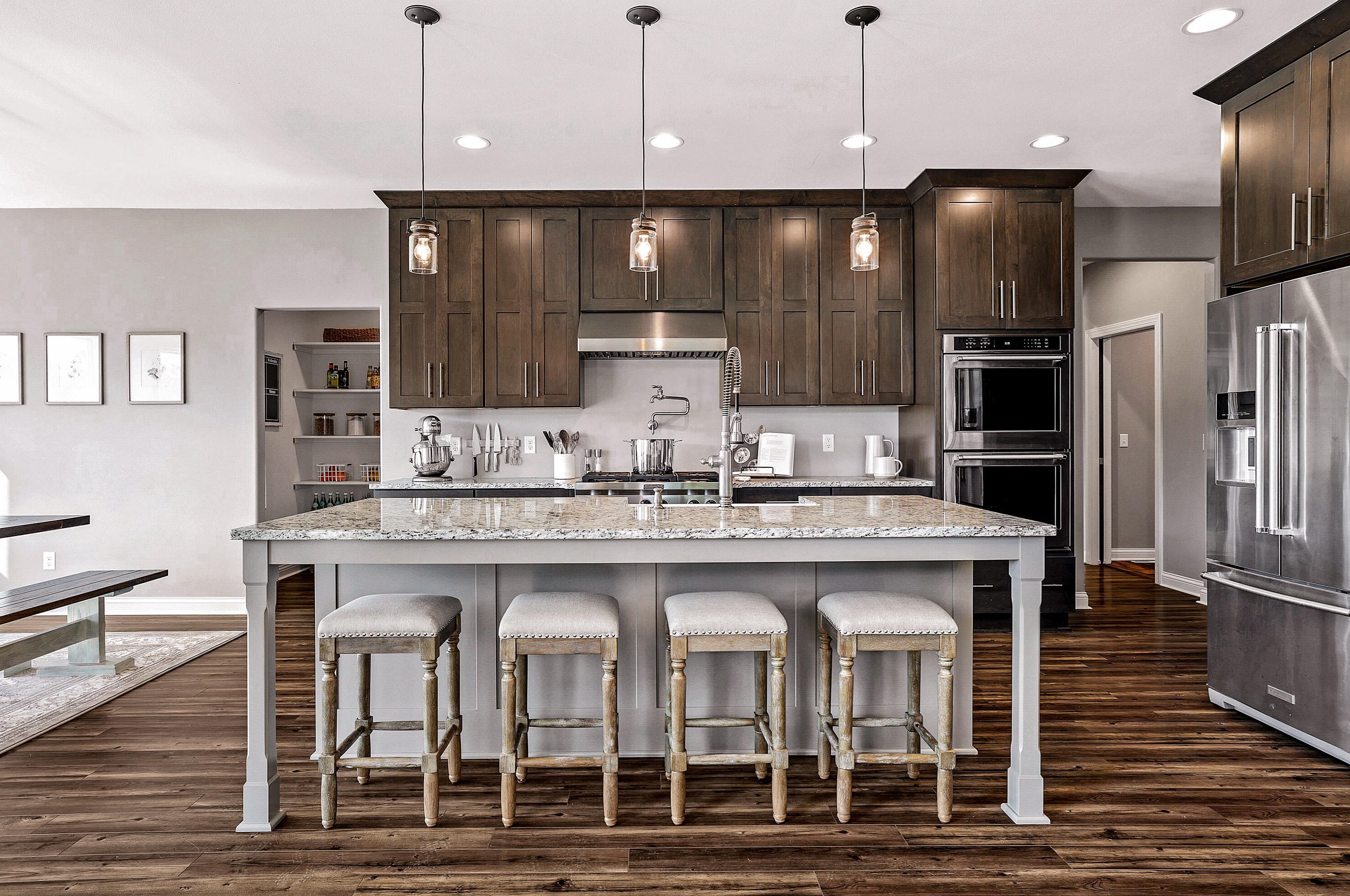 862 Lantern Ct, Grafton, WI 53024-9325