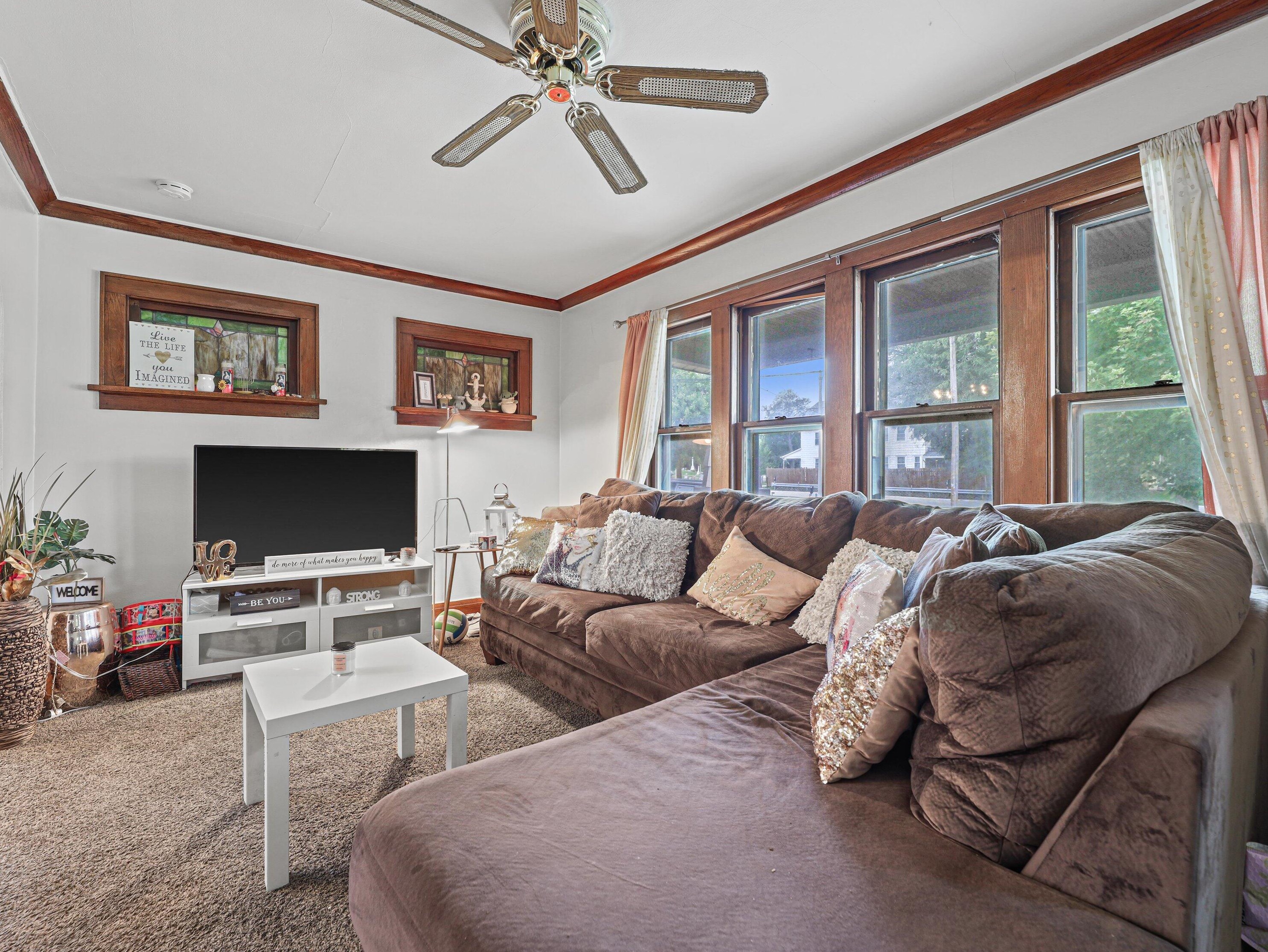 518 54th St, Milwaukee, WI 53208-3005