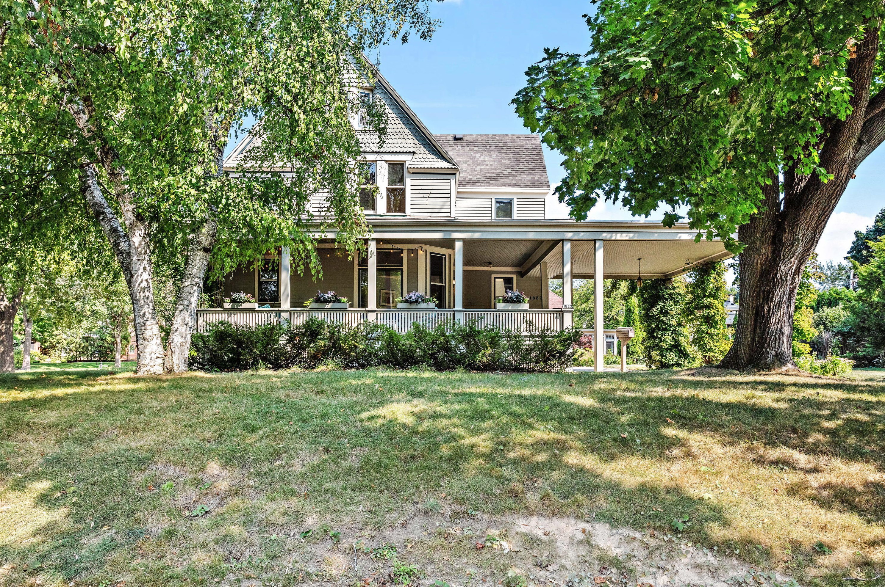 1823 6th St, Sheboygan, WI 53081-2708