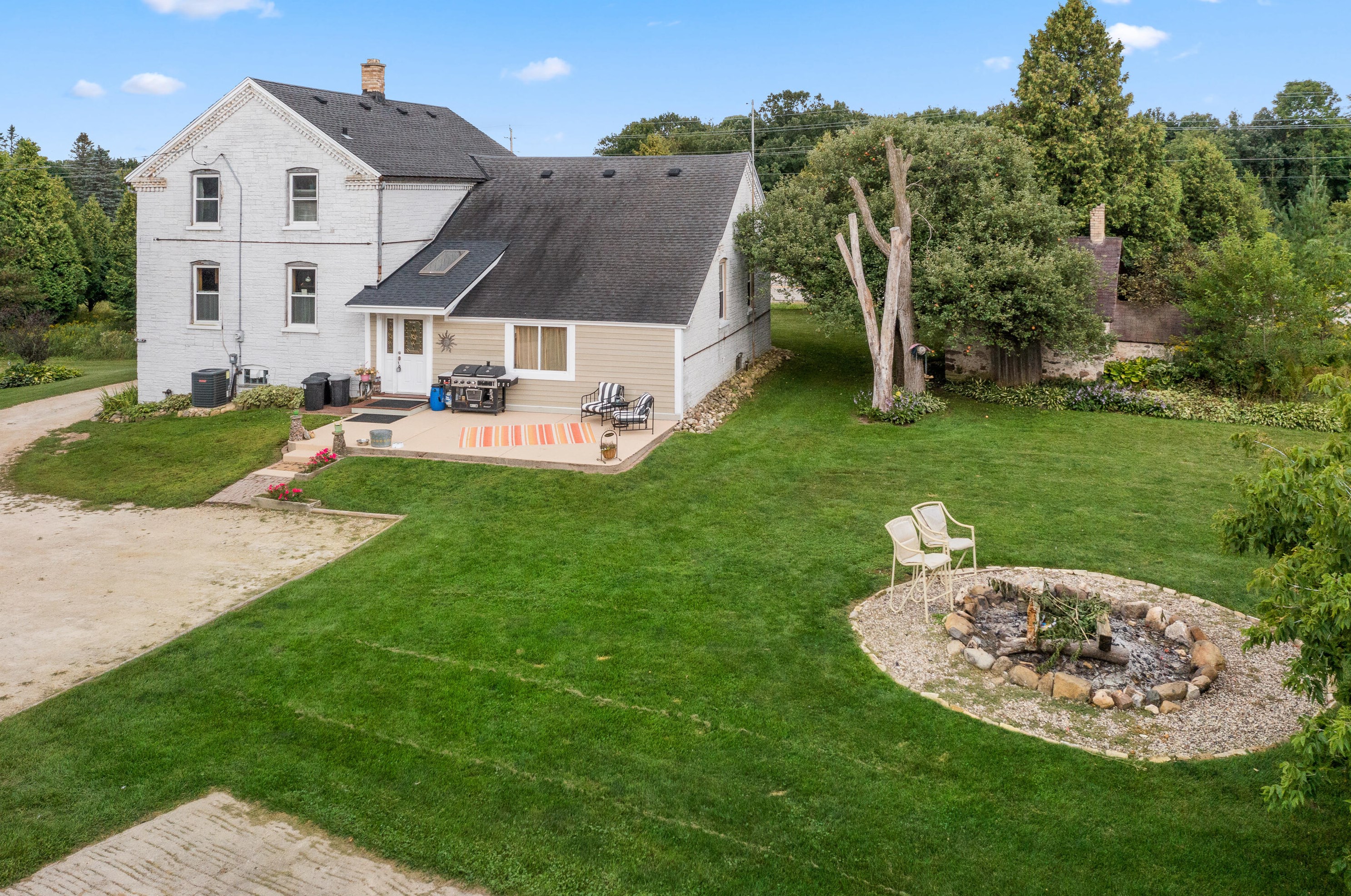 3160 State Road 33 #e, West Bend, WI 53095
