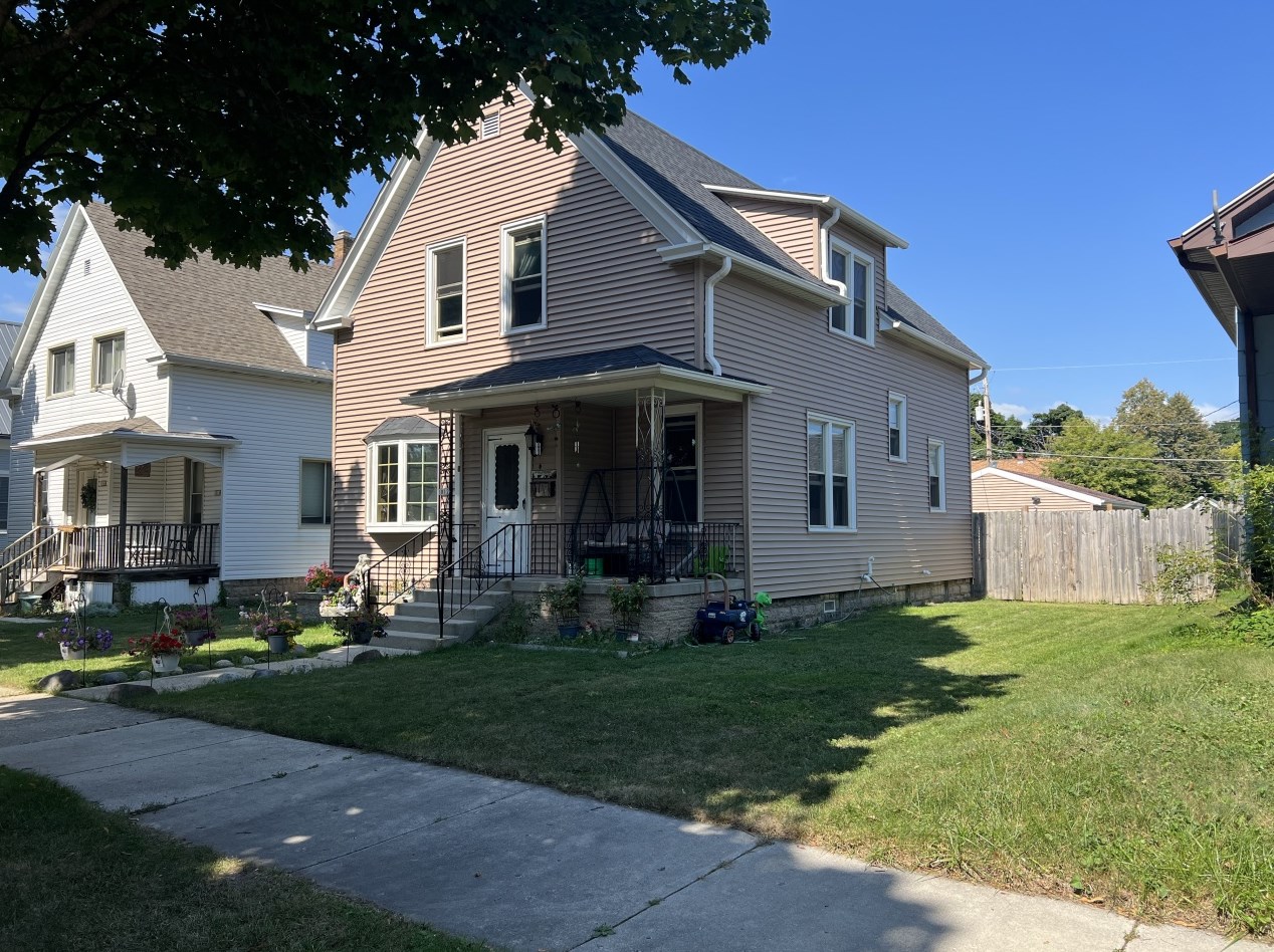 1012 Logan Ave, Sheboygan, WI 53083-4853
