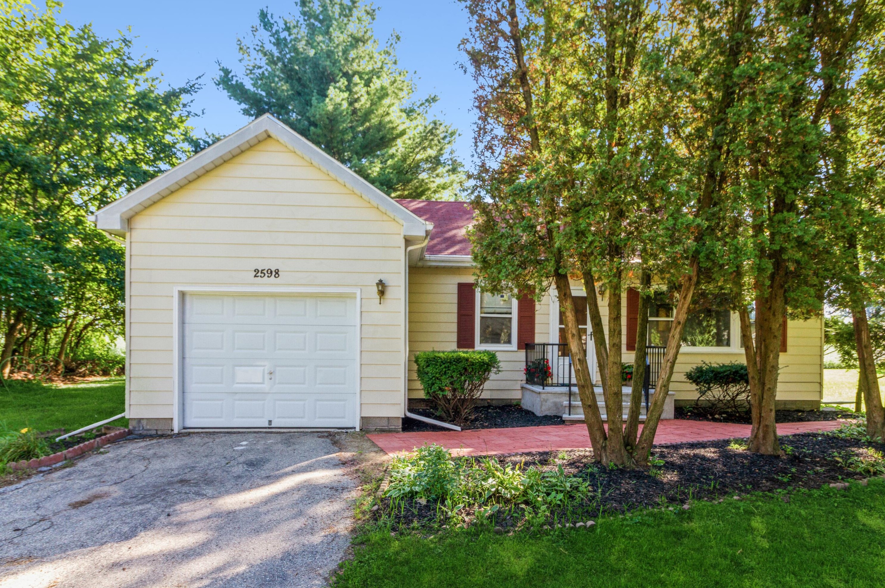 2598 Tilden Ave, Delavan, WI 53115-3660
