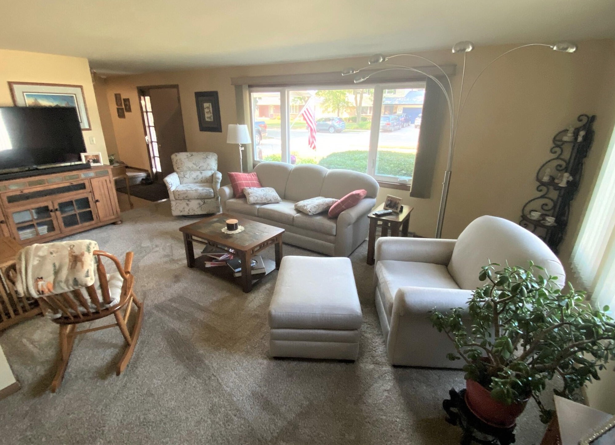 1257 Carmen Ave, Sheboygan, WI 53081-7614