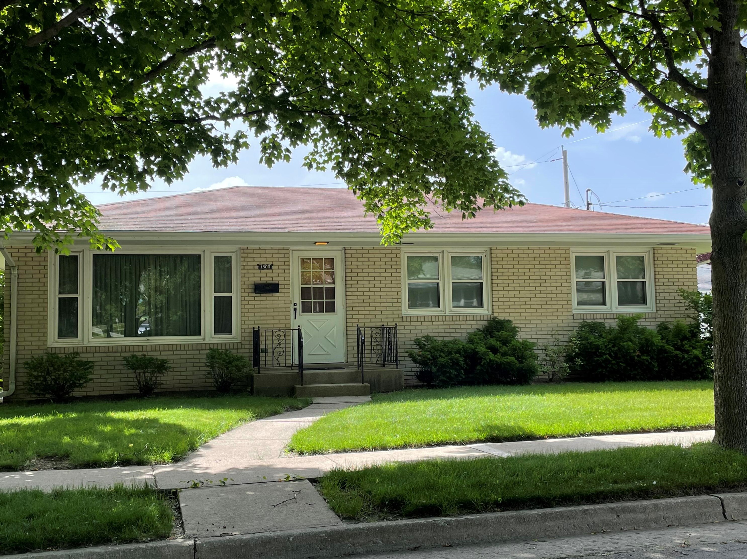 1500 Howard St, Racine, WI 53404-2409