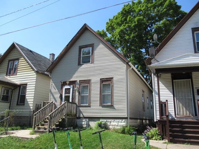 2547 N 13th St, Milwaukee, WI 53206