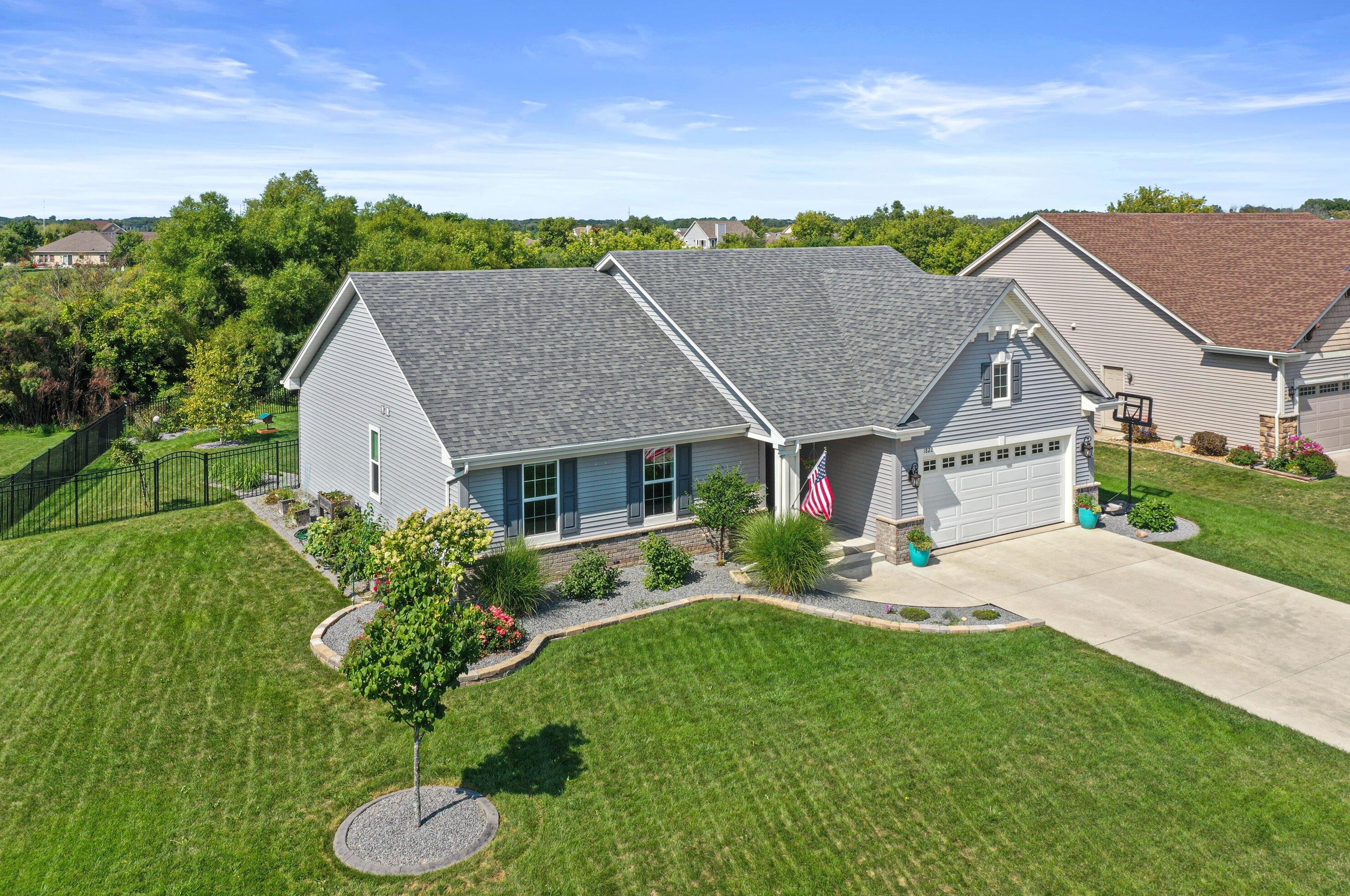 1822 Sunnyslope Dr, Racine, WI 53406-2282