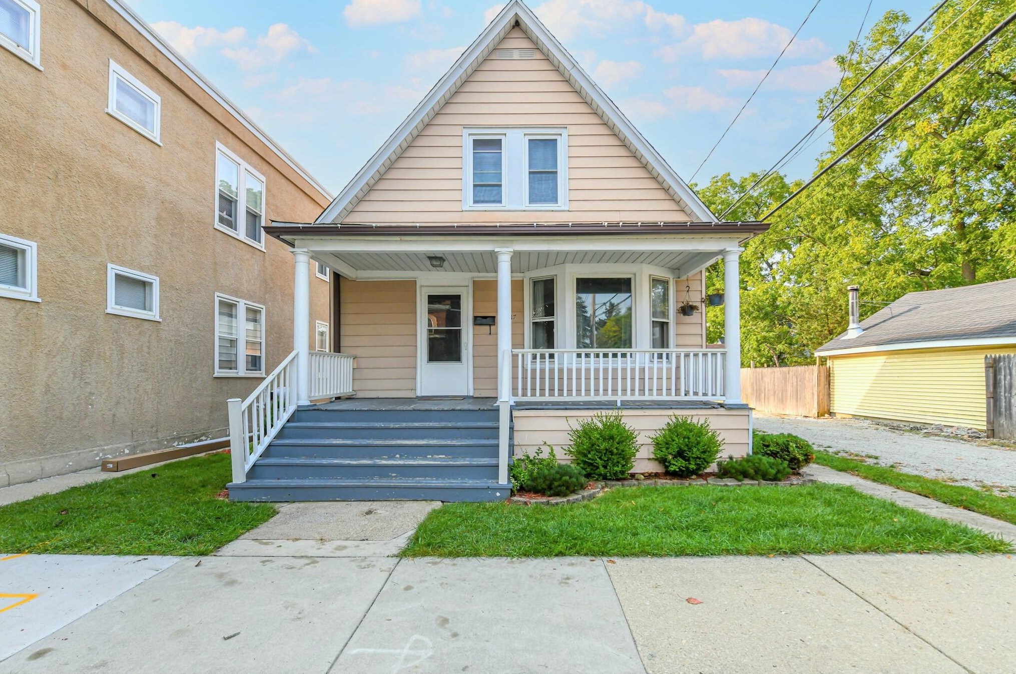 2217 65th St, Kenosha, WI 53143