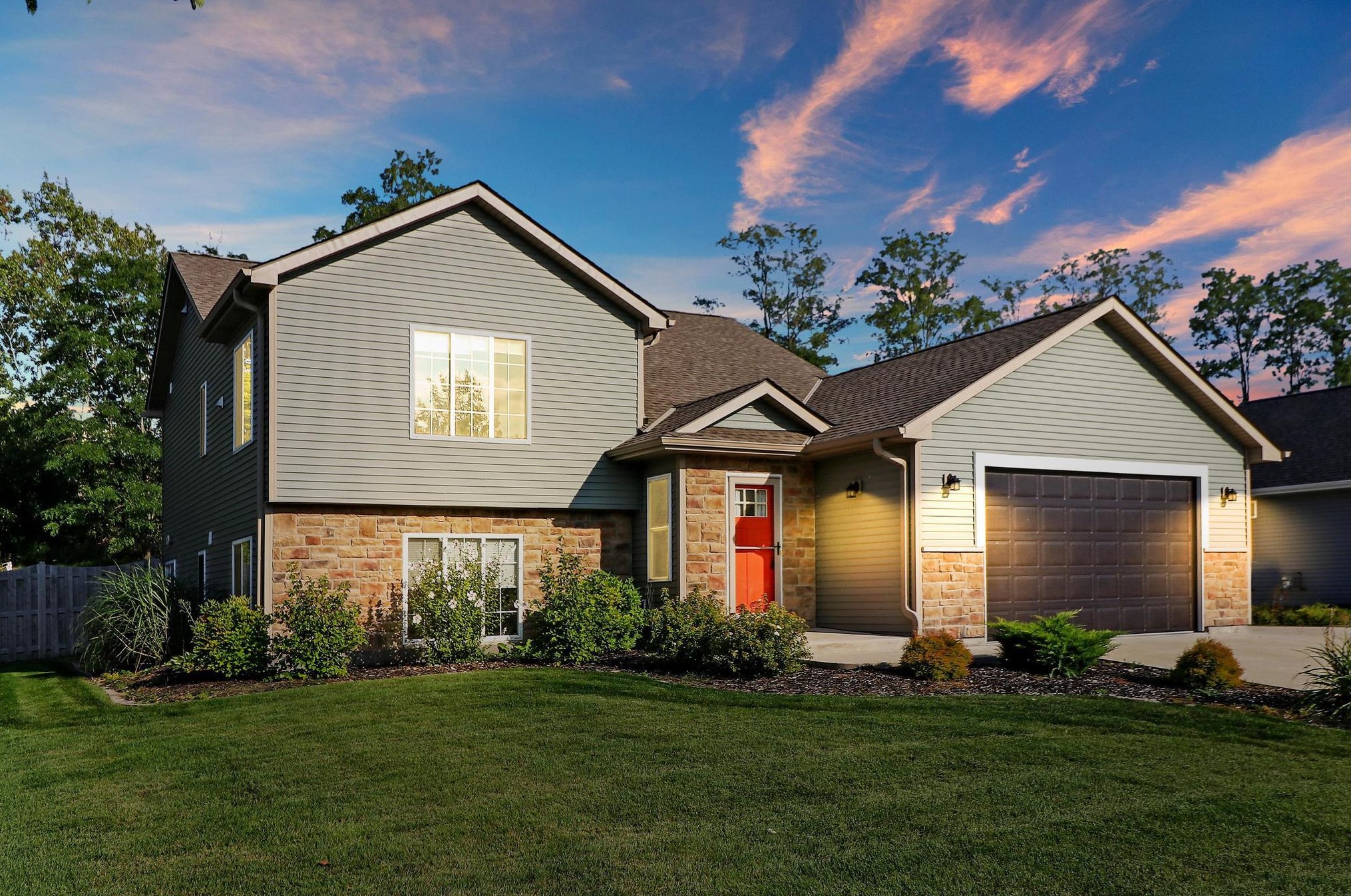 1717 Shumann Dr, Union Grove, WI 53182-1787