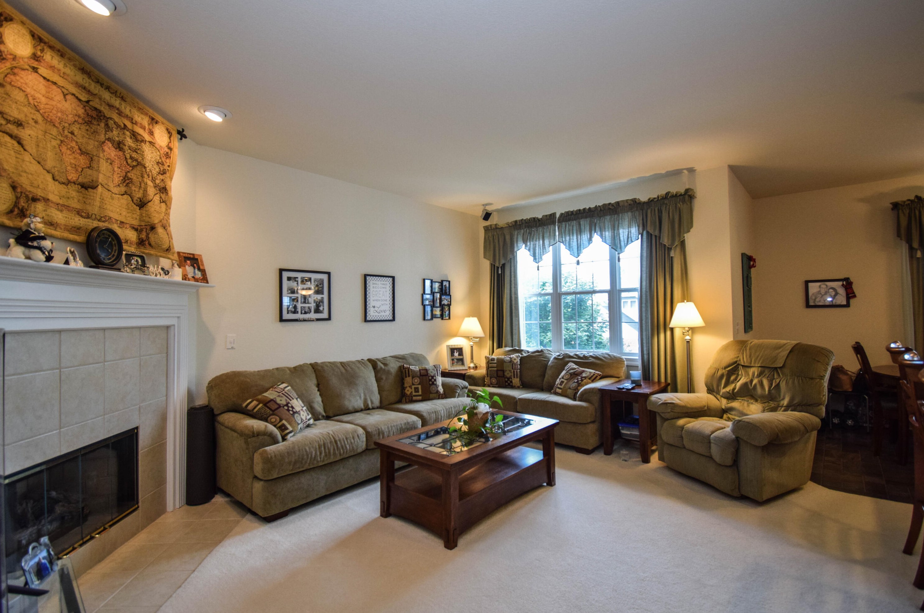 697 Dekora St, Saukville, WI 53080-1689