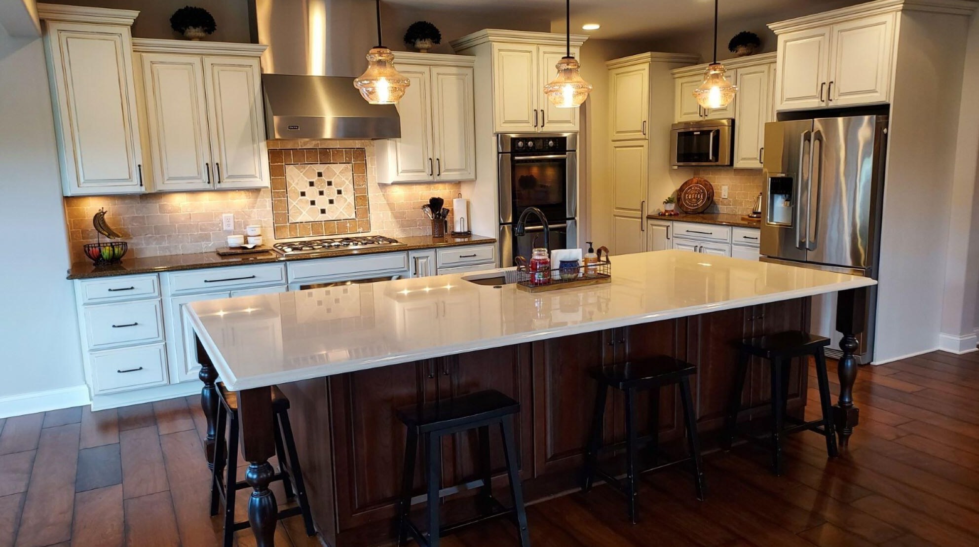 6592 46th St, Hales Corners, WI 53132-8153