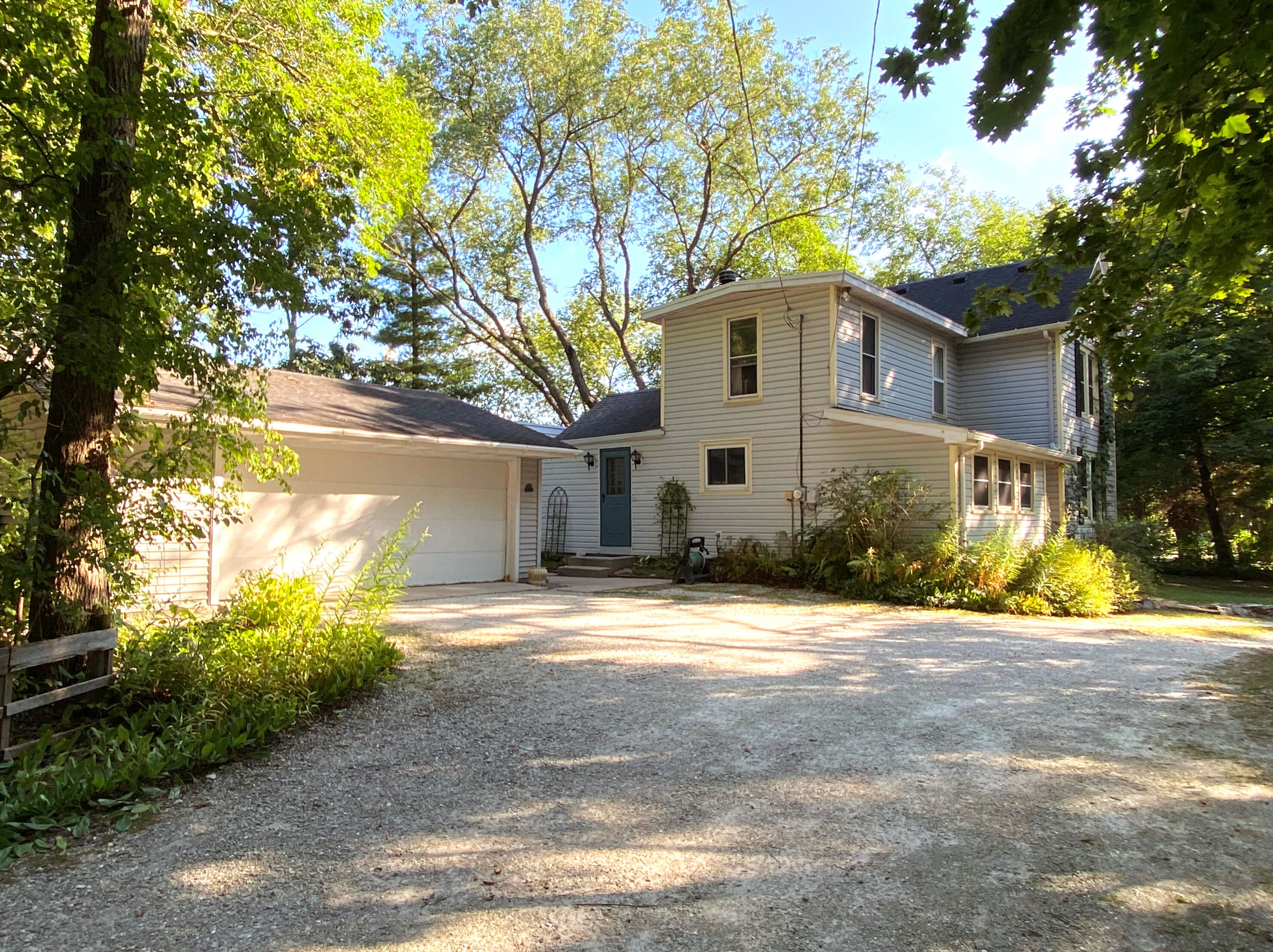 309 N Rochester St, Waterford, WI 53185