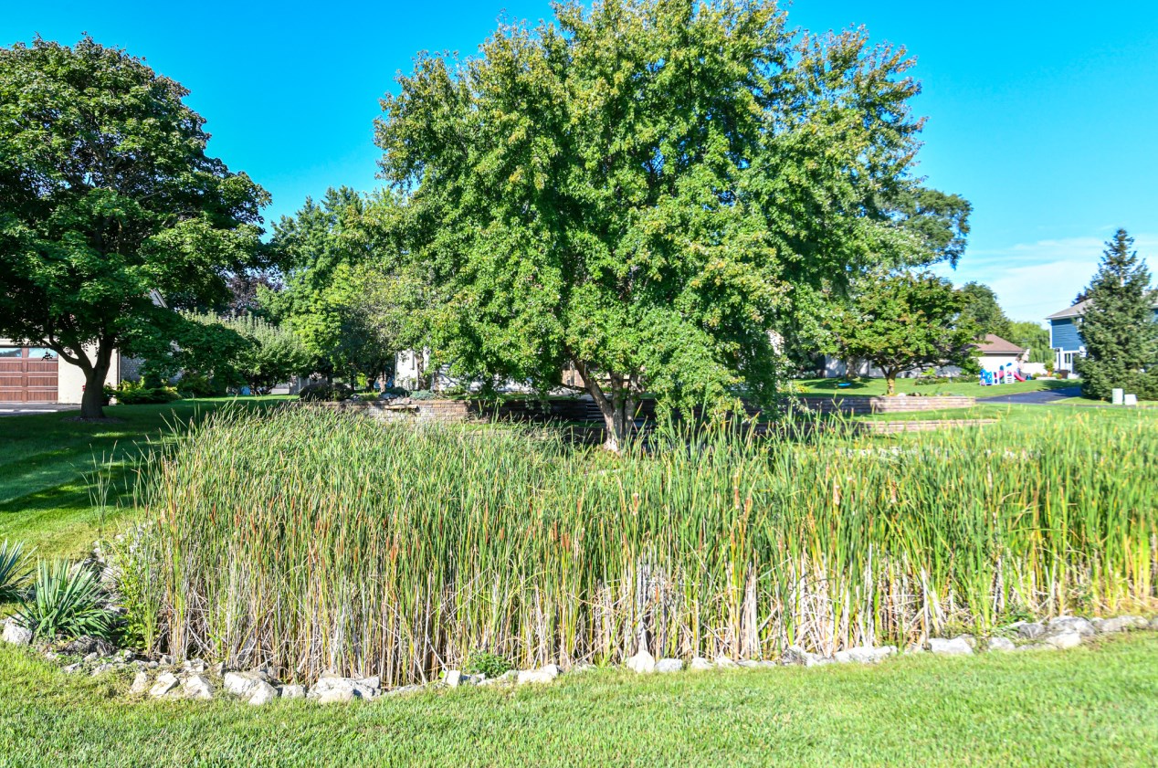 30 Suzanne Ln, Racine, WI 53406-3132