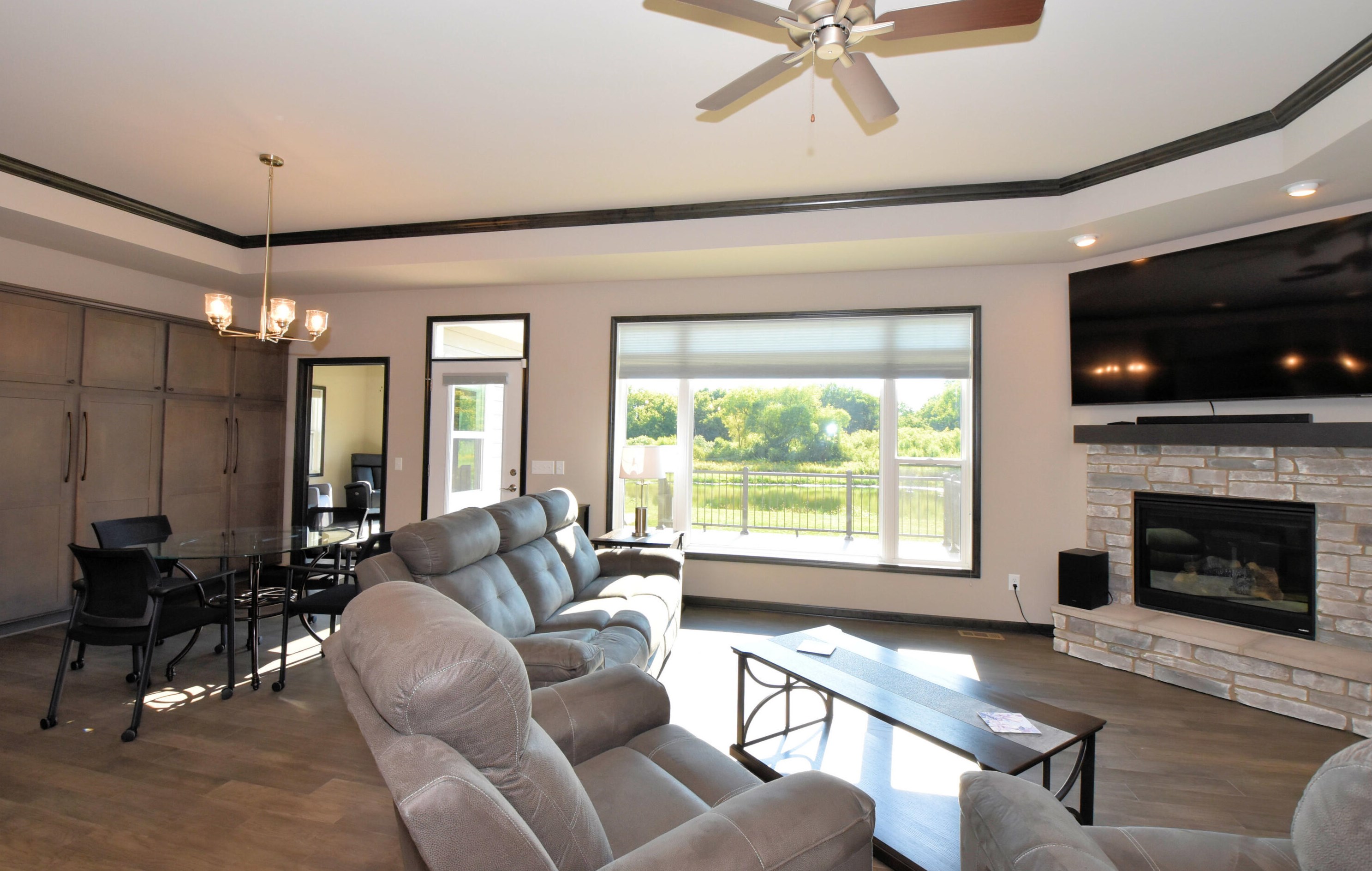 1000 Meadow View Ct, Twin Lakes, WI 53181