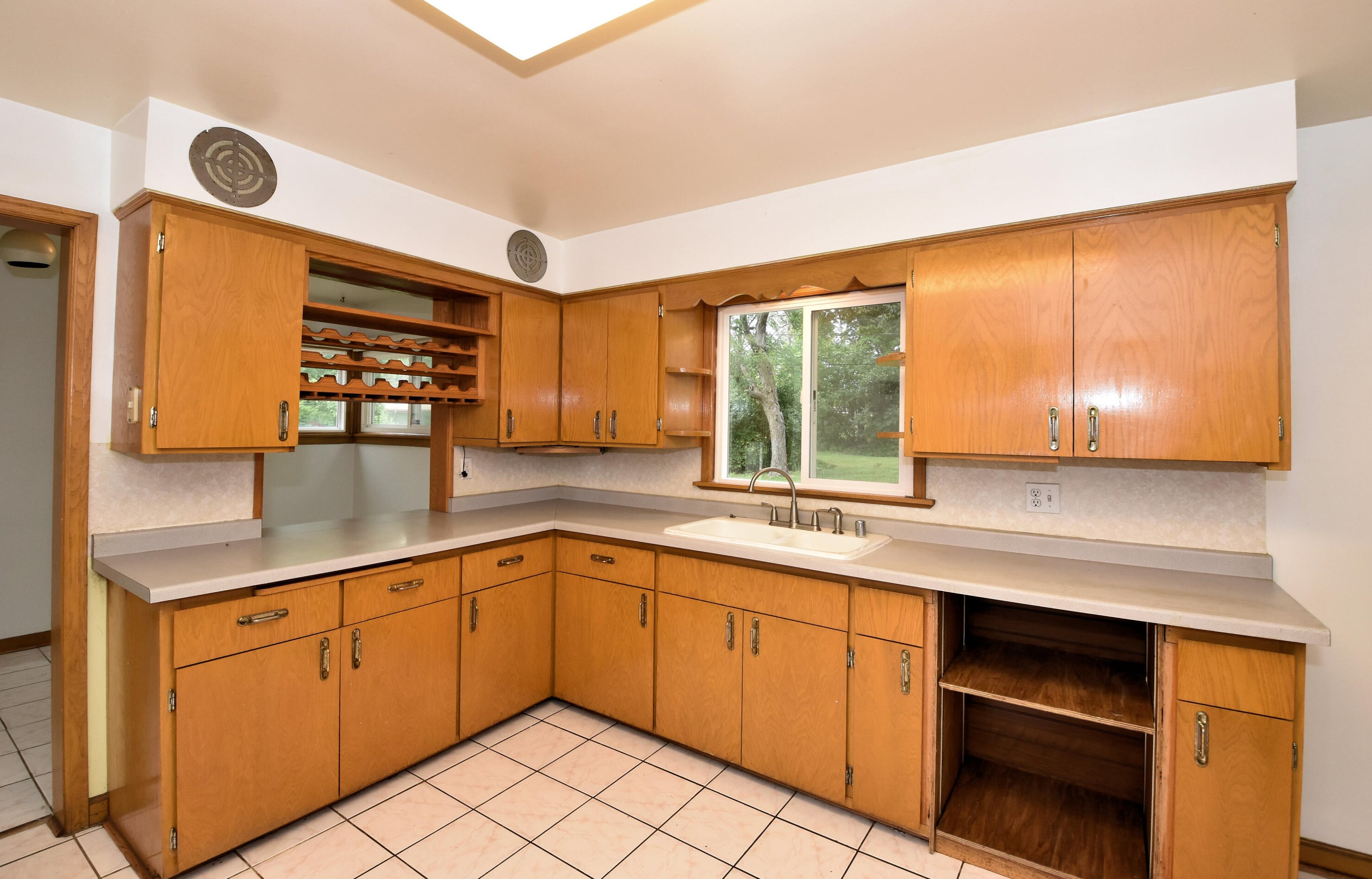 180 Calhoun Rd, Brookfield, WI 53005-3400