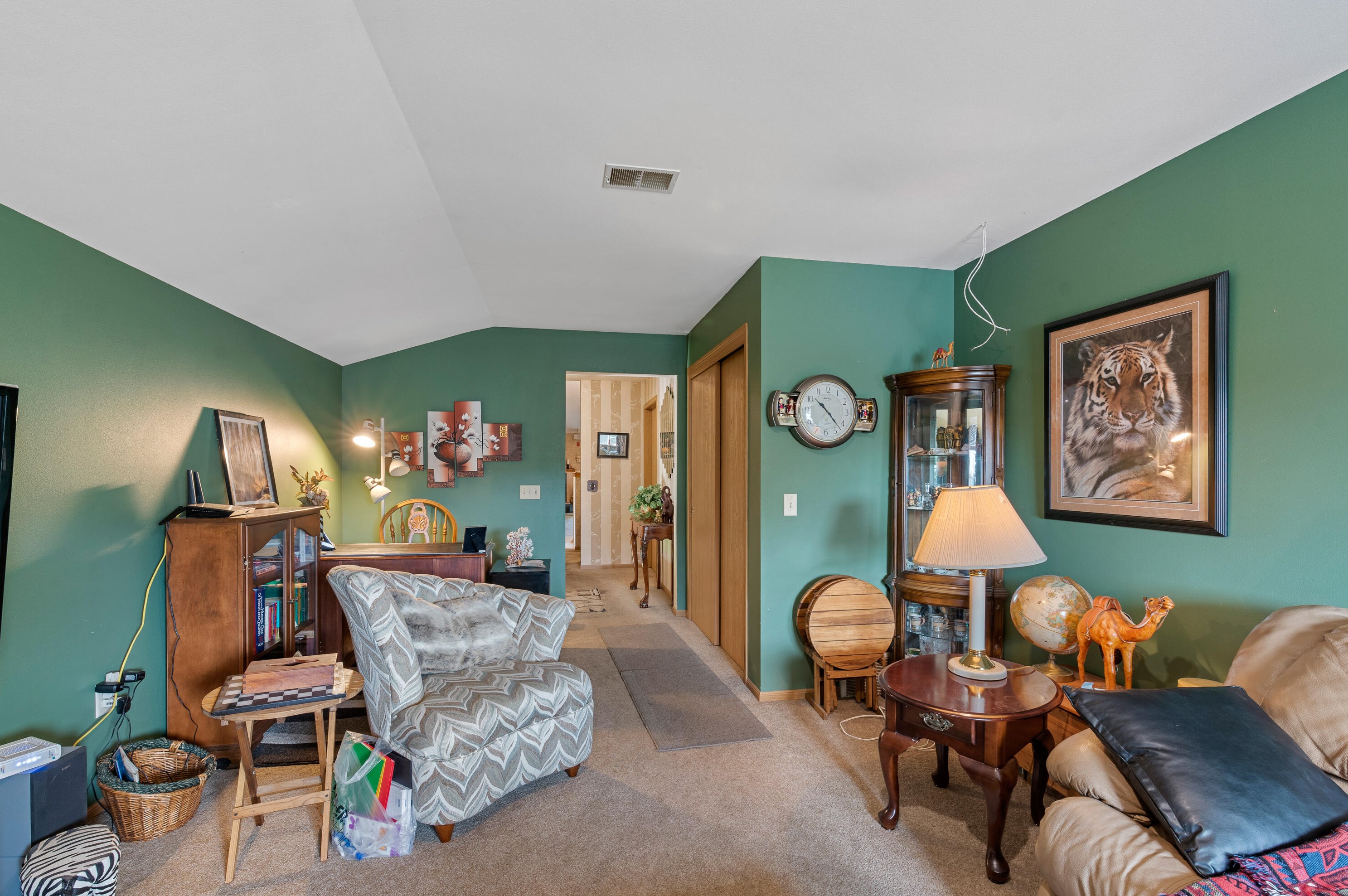 2067 Pine Ridge Ct, Grafton, WI 53024-3111