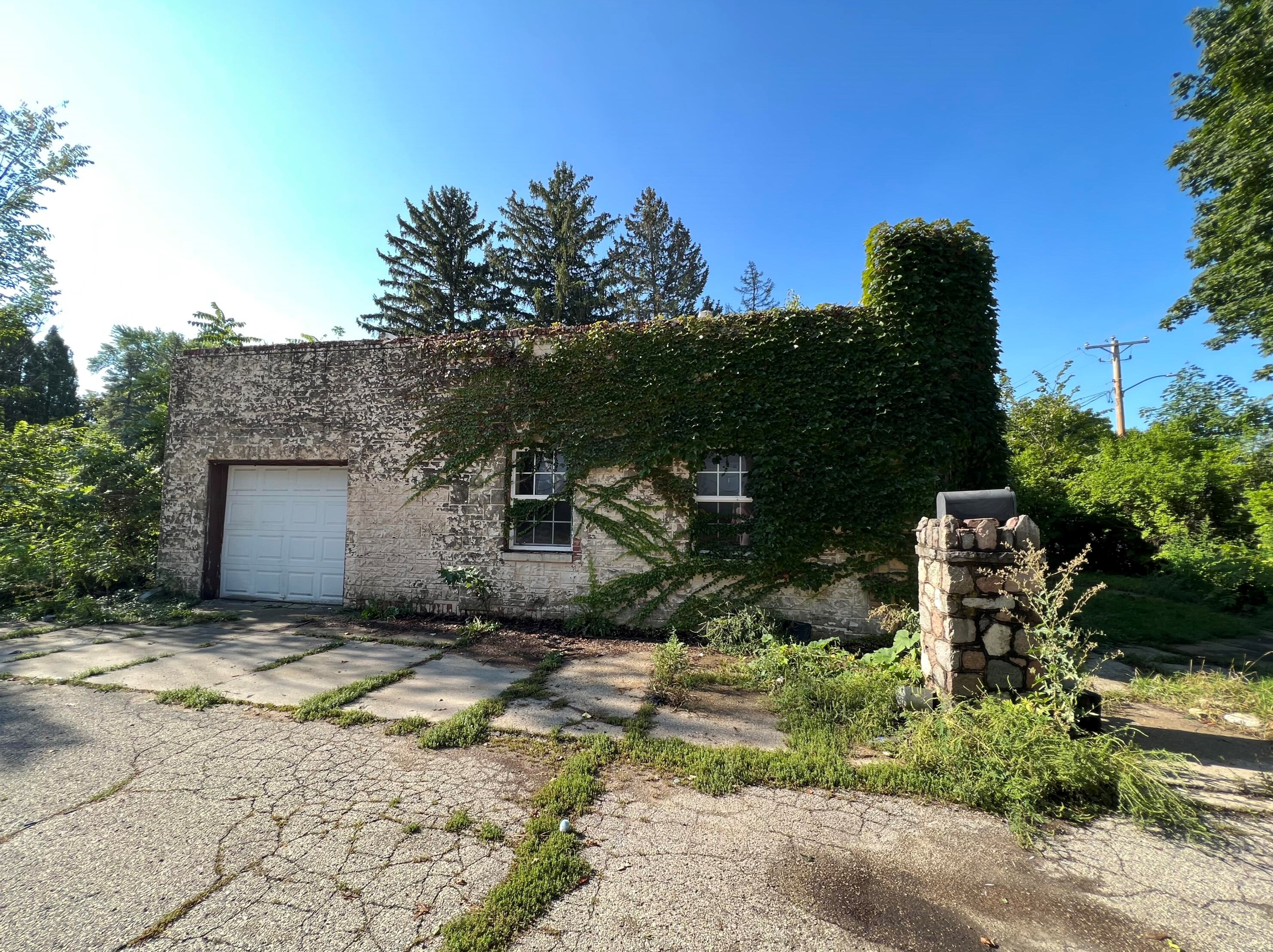 209 Beloit St, Delavan WI 53115-1603 exterior