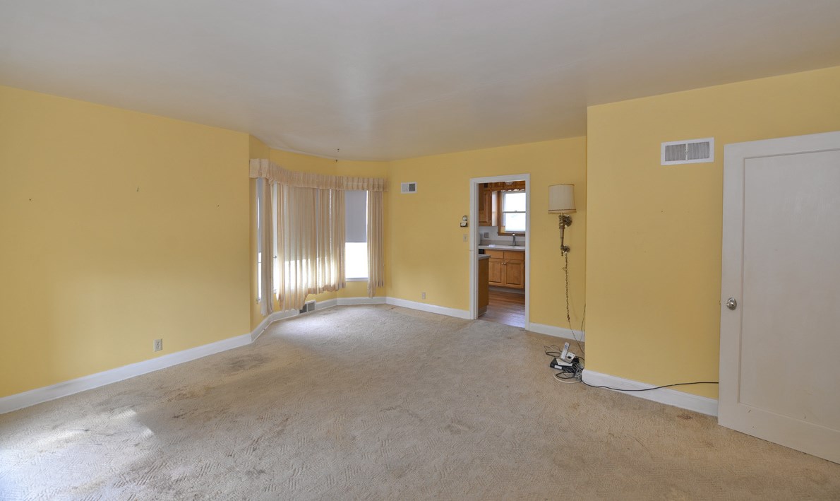 1114 Layard Ave, Racine, WI 53402-4327