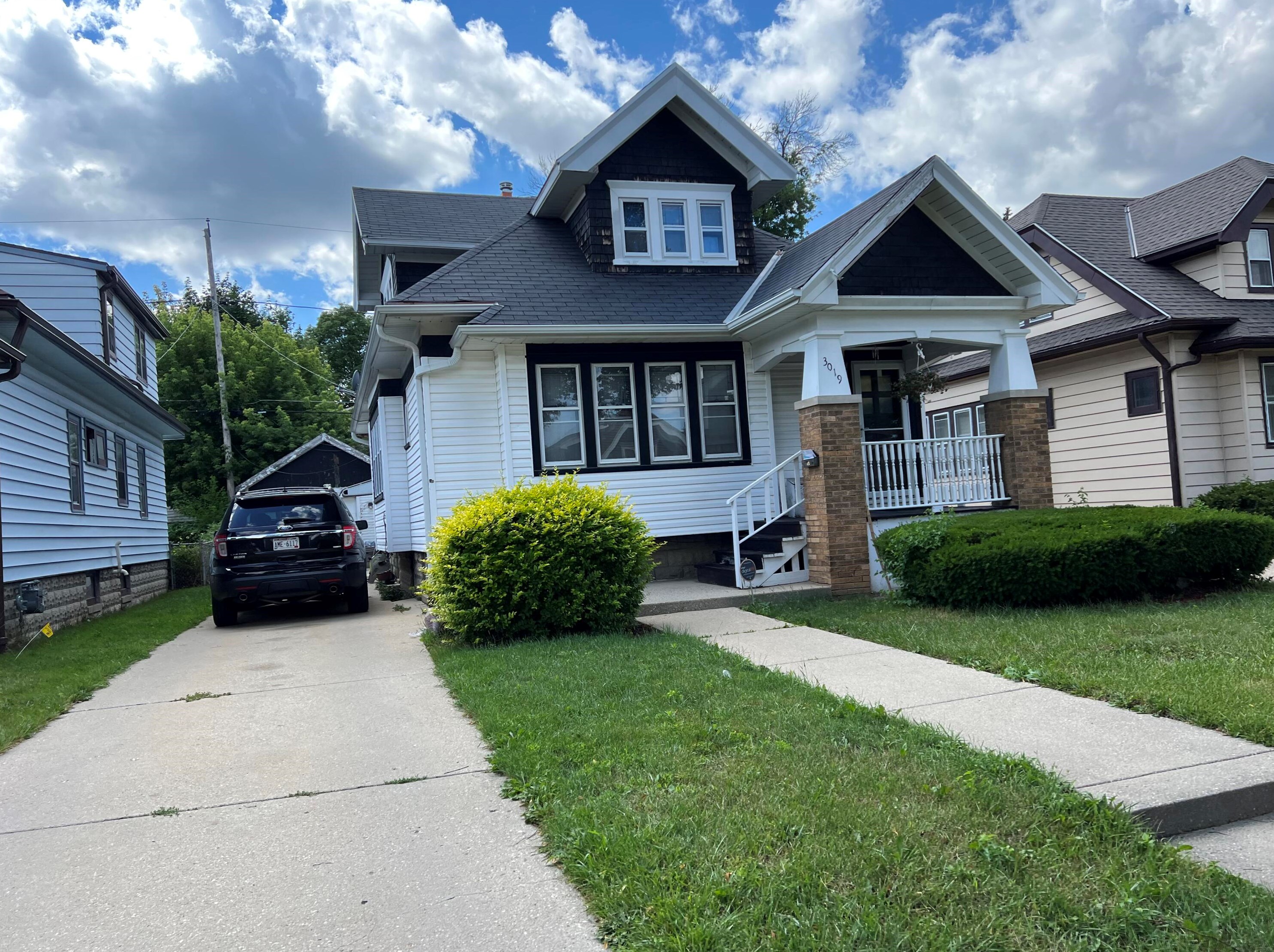 3019 56th St, Milwaukee, WI 53219-3114