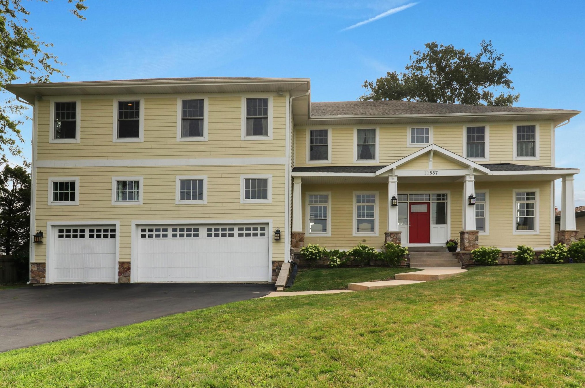 11887 Lakeshore Dr, Kenosha, WI 53158