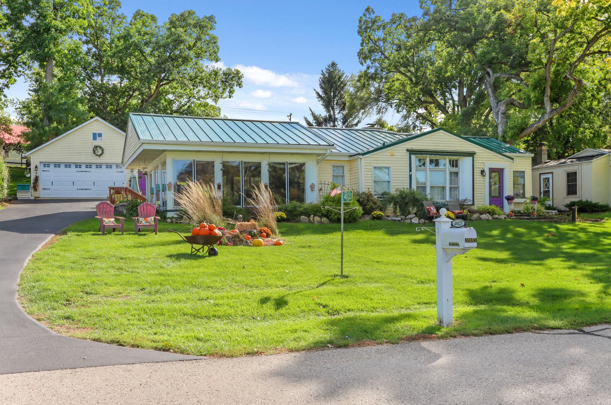 40123 101st St, Genoa City, WI 53128-2237