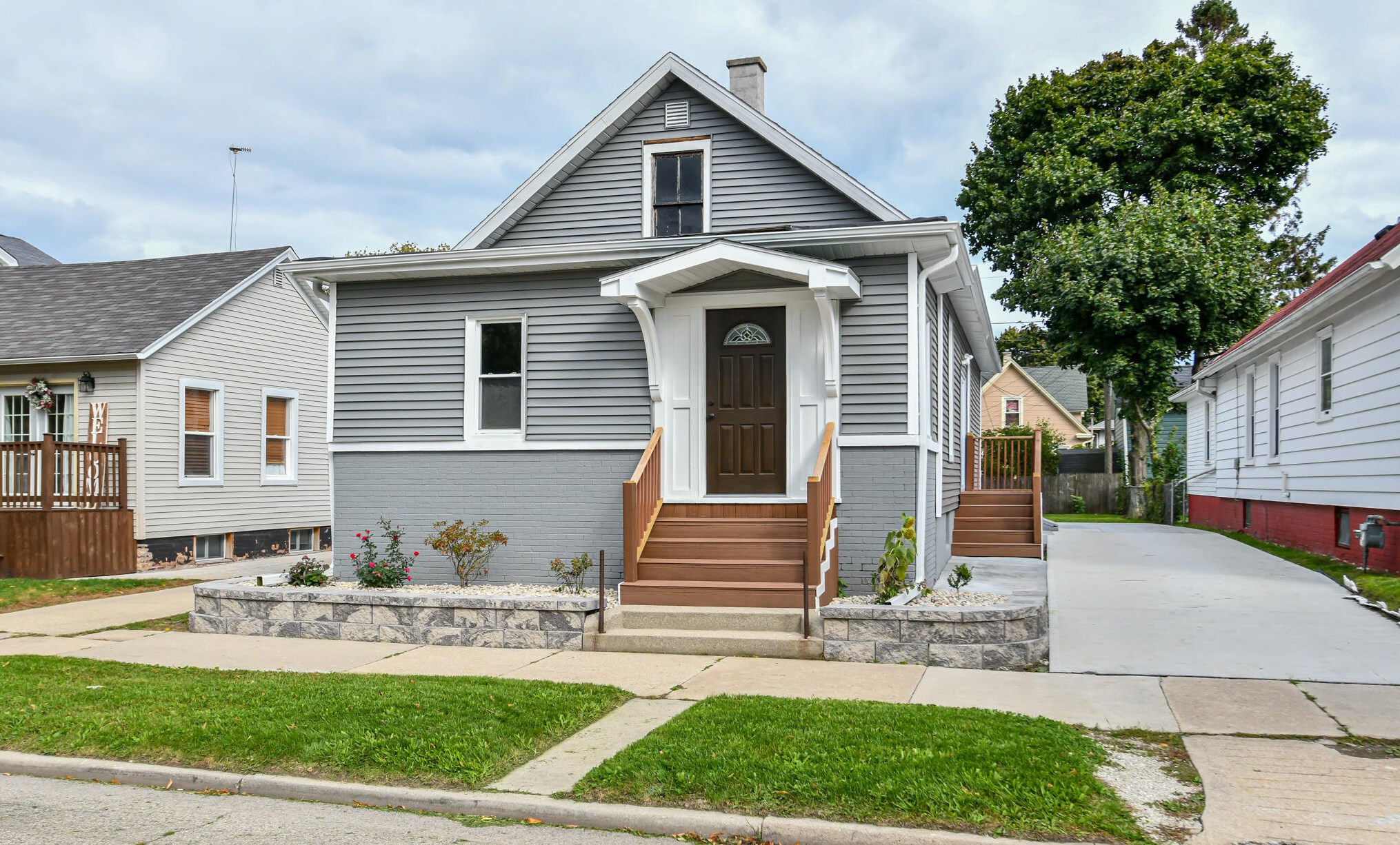 1637 Villa St, Racine, WI 53403