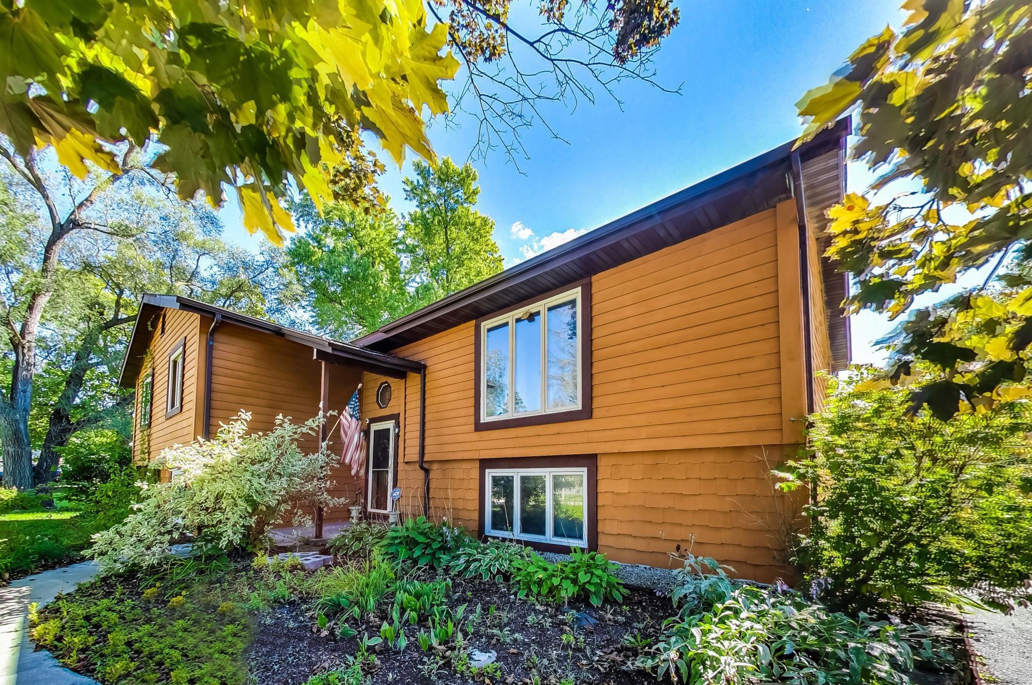 407 Franklin St, Genoa City, WI 53128-2136