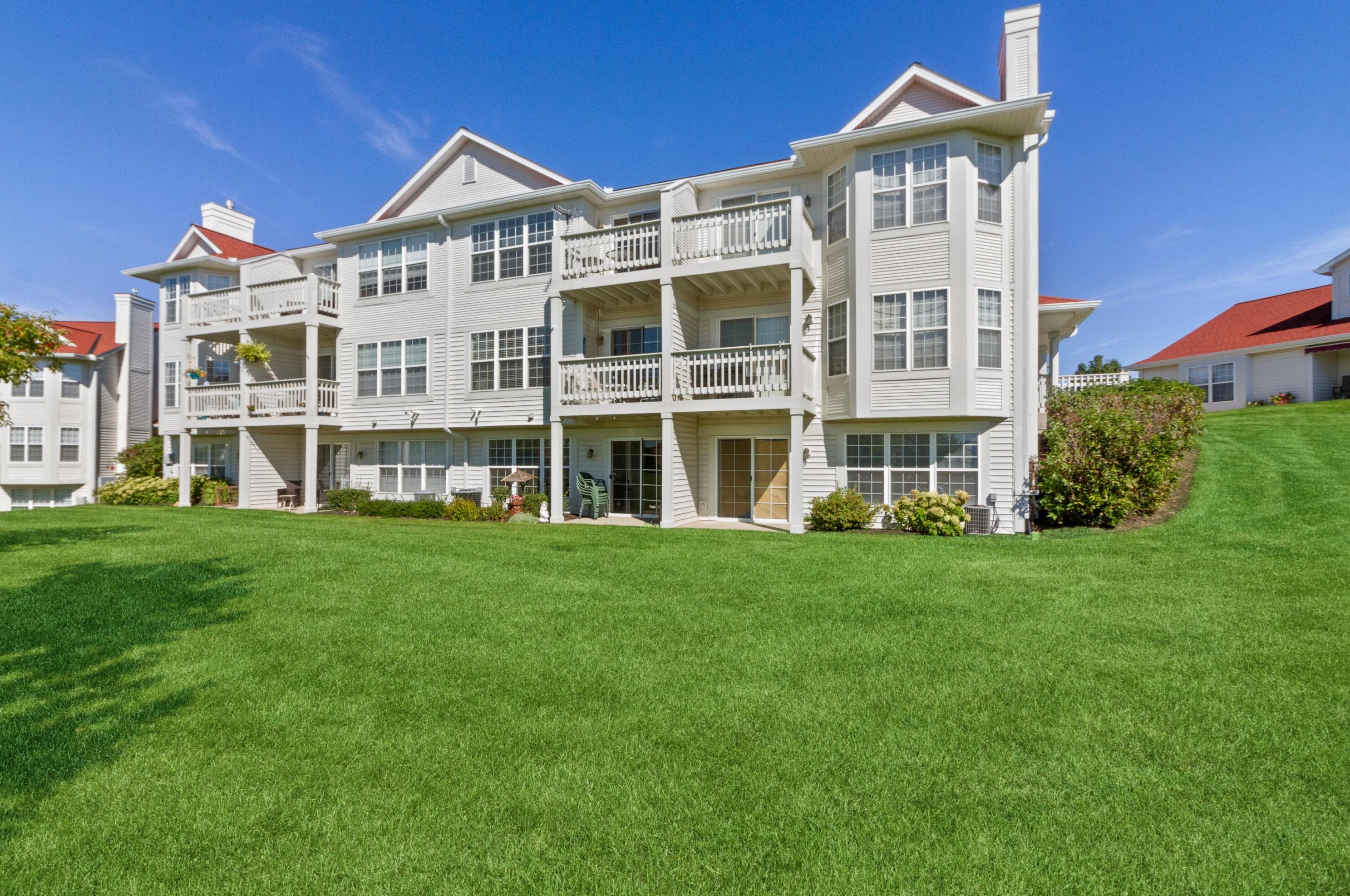 2161 Jefferson Ln, Delavan, WI 53115-3994