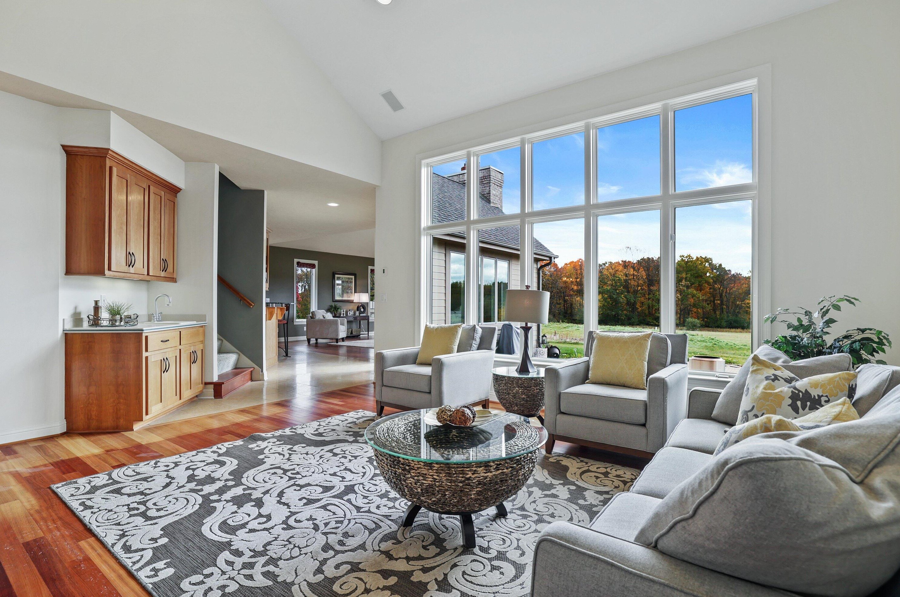 1596 Whitetail Ln, Cedarburg, WI 53012-8955