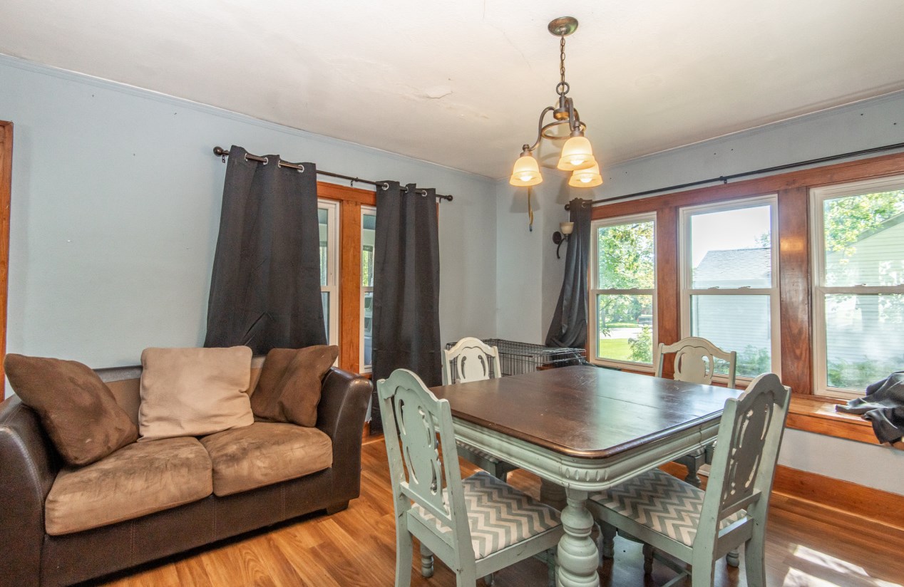 219 Grove St, Eagle, WI 53119