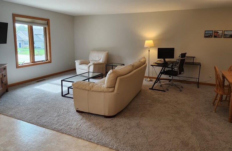 703 Wren Ln, Sheboygan, WI 53083-1485