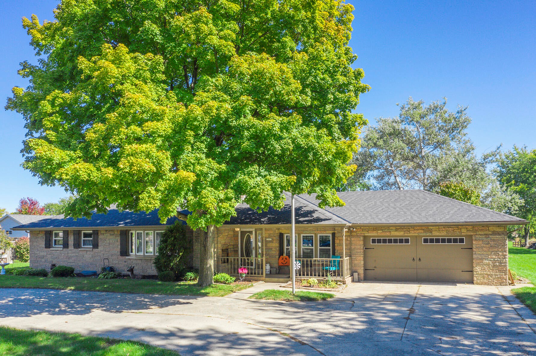 10460 13th St, Oak Creek, WI 53154-6209