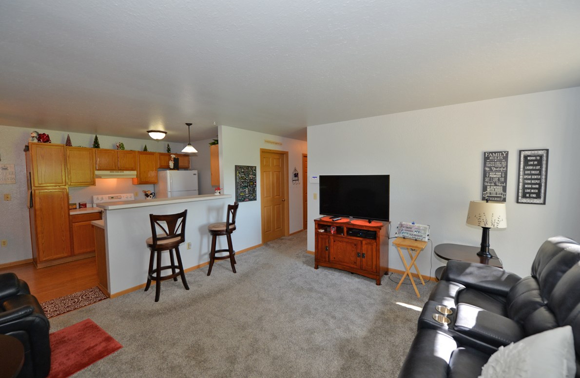 7123 Fieldview Dr, Racine, WI 53406-2693