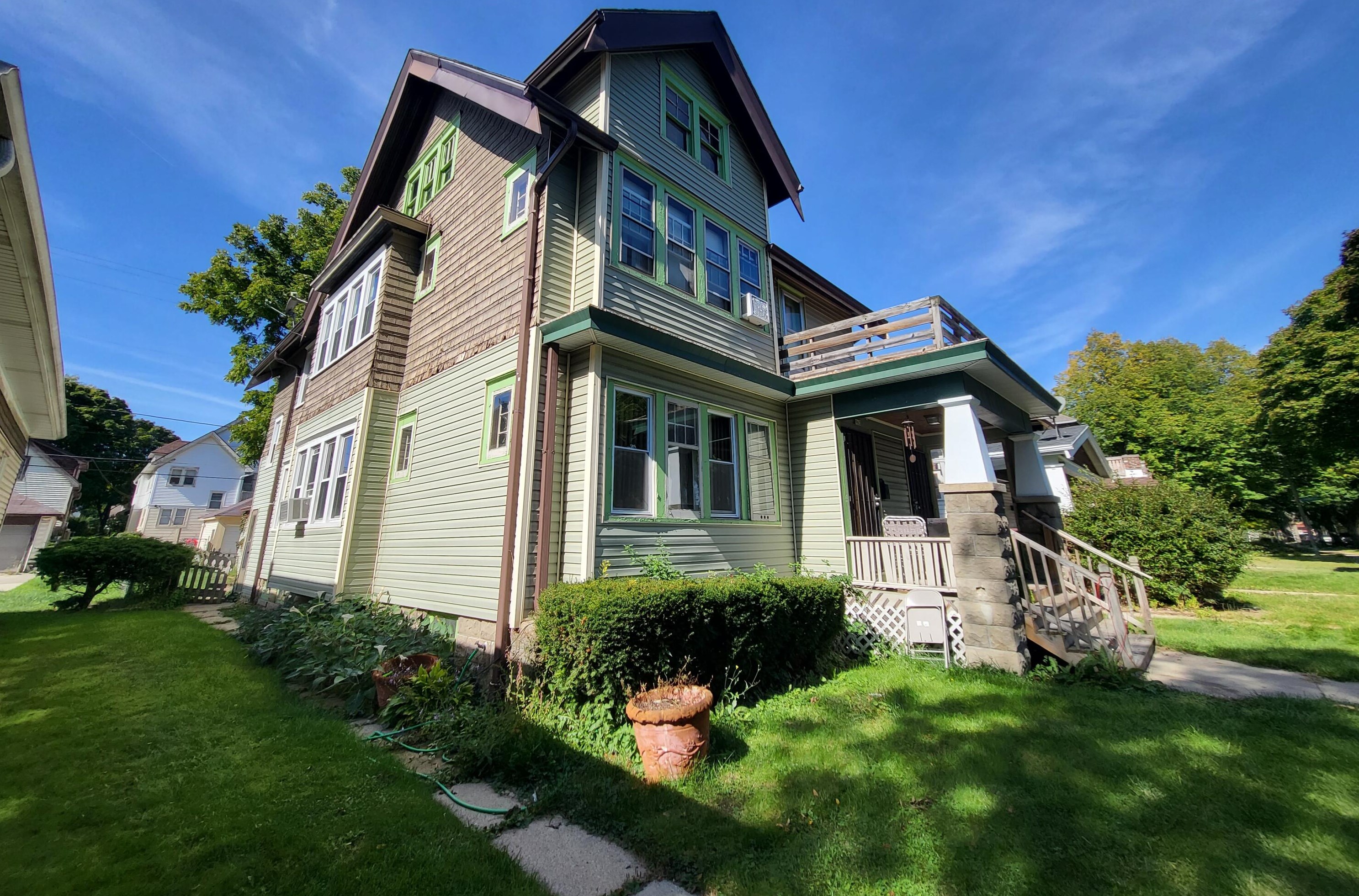 2963 48th St, Milwaukee WI  53219-3304 exterior