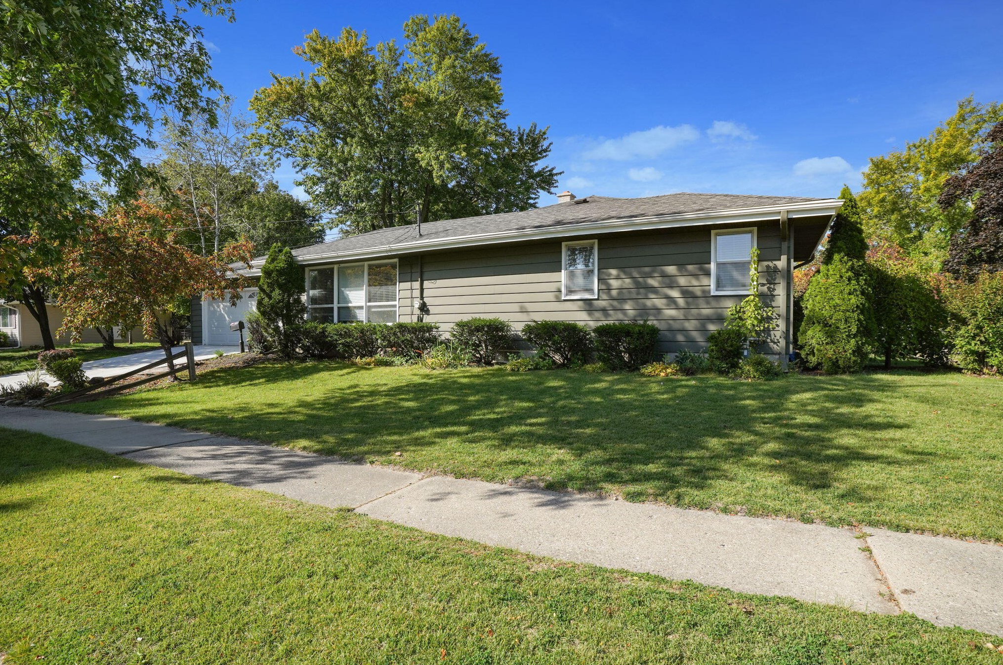 357 Garfield St, Lyons, WI 53105-2054