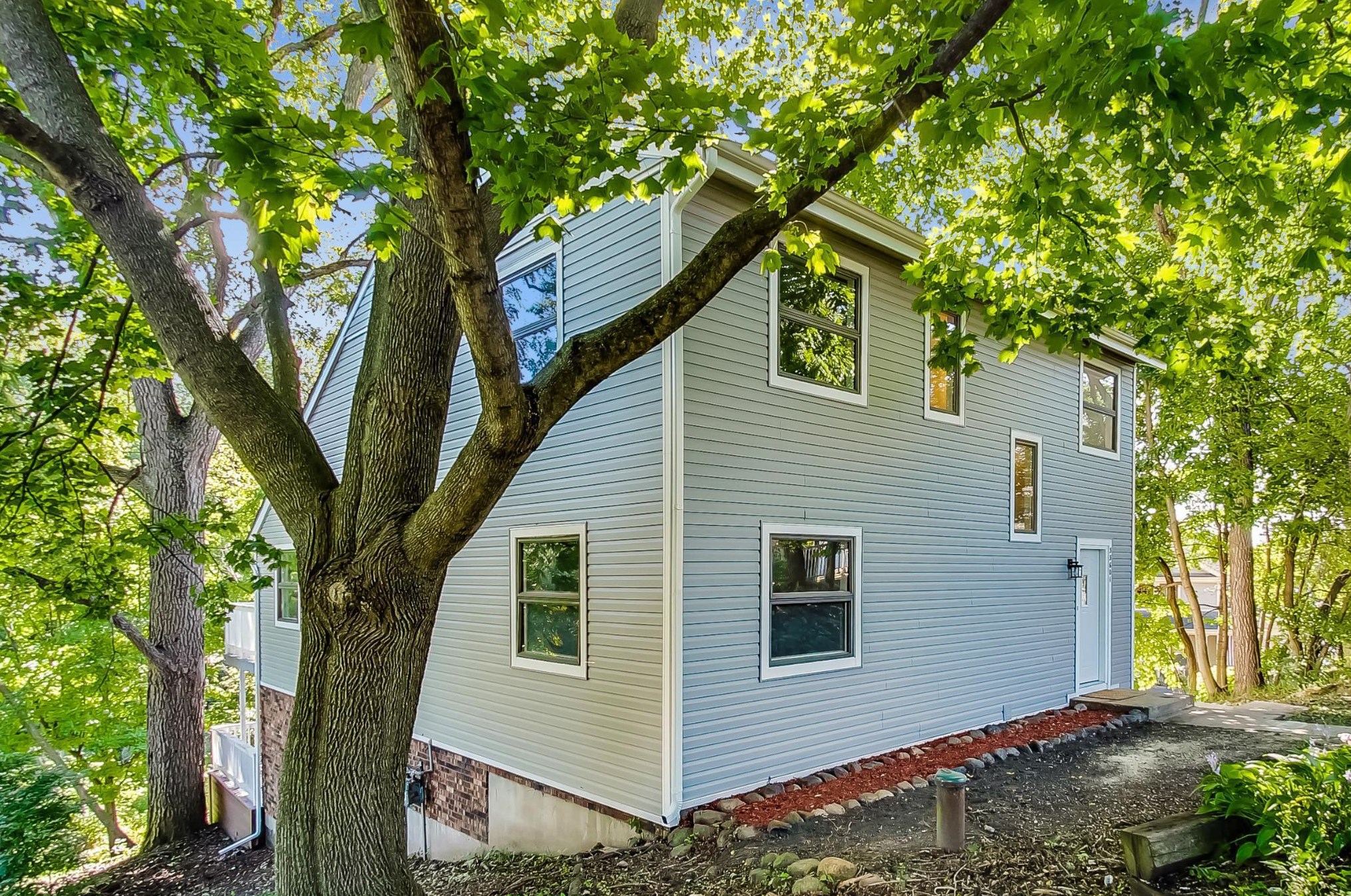 33601 Contour Dr, Lyons WI  53105-9214 exterior