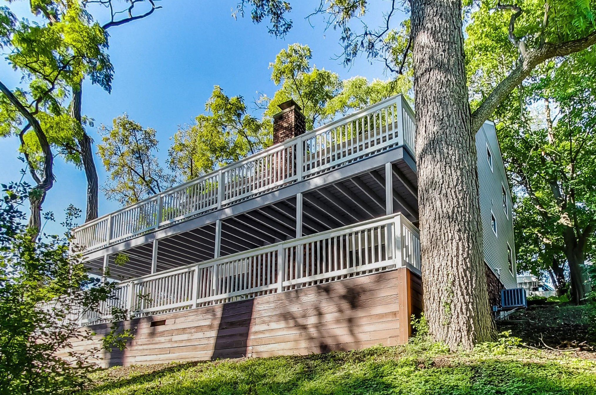 33601 Contour Dr, Lyons WI  53105-9214 exterior