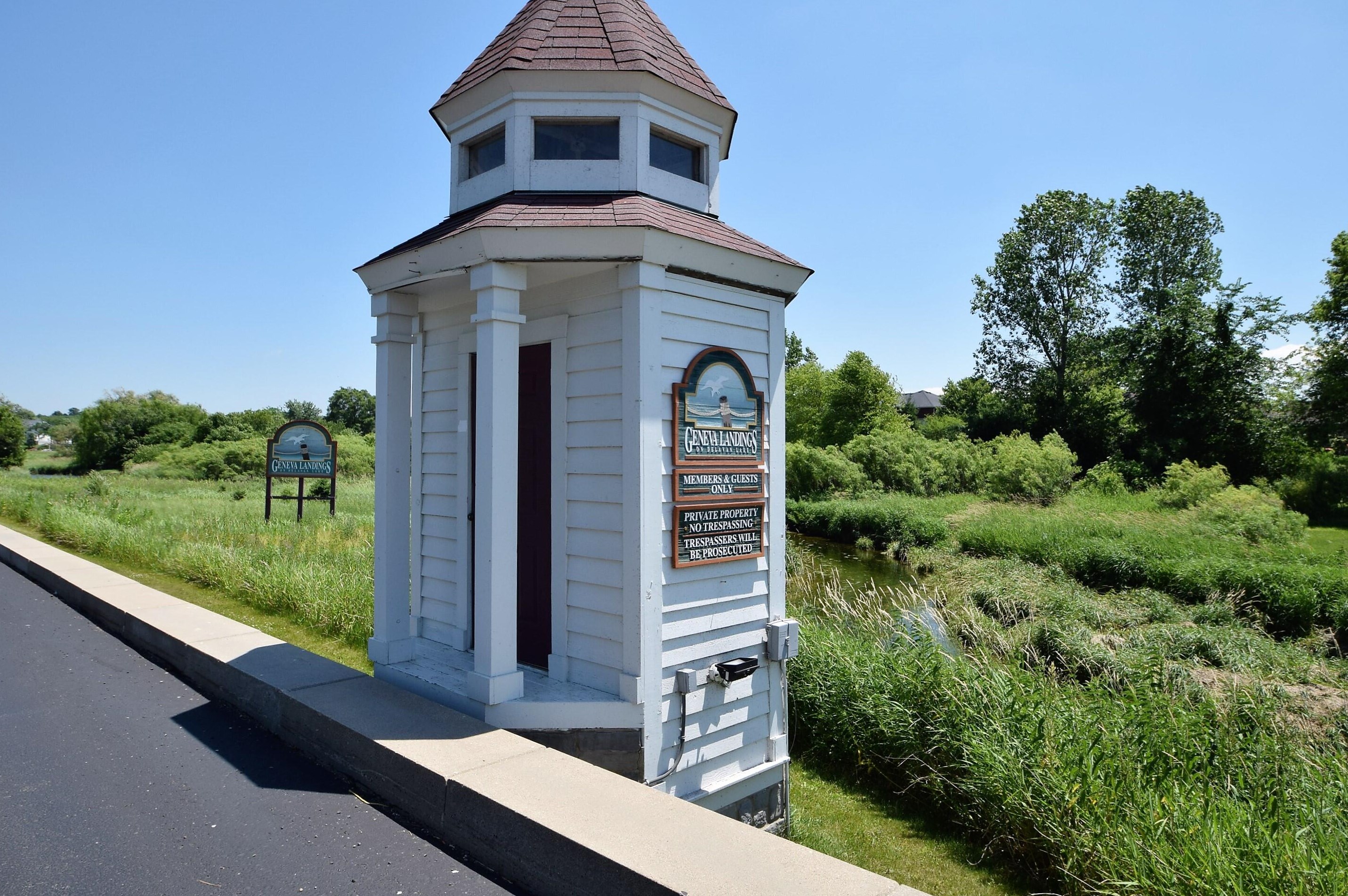 2208 Landings Ln, Delavan, WI 53115