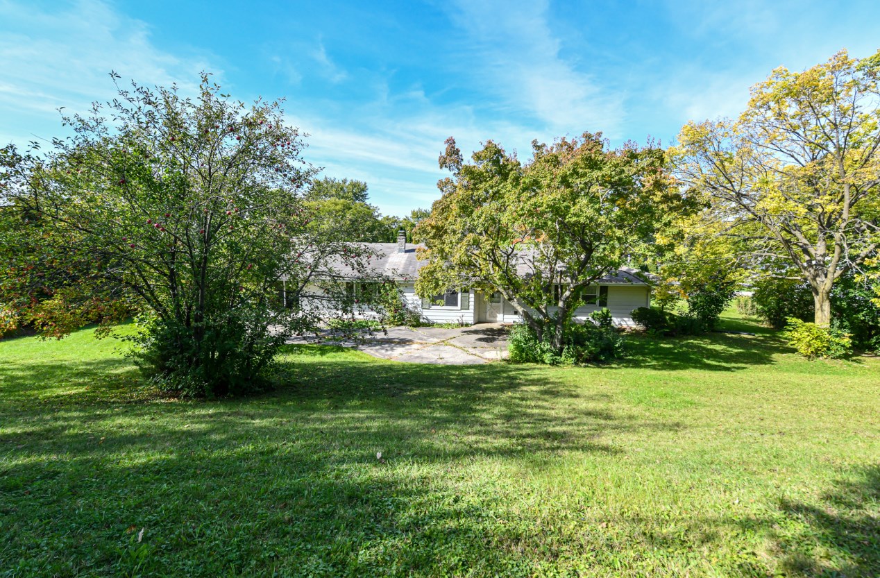 4540 Coral Dr, Brookfield WI  53045-1327 exterior