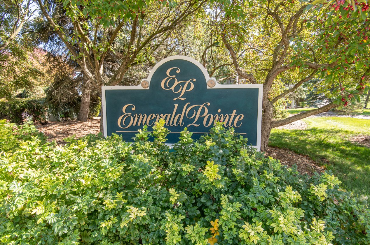 18520 Emerald Cir, Brookfield WI  53045-0603 exterior