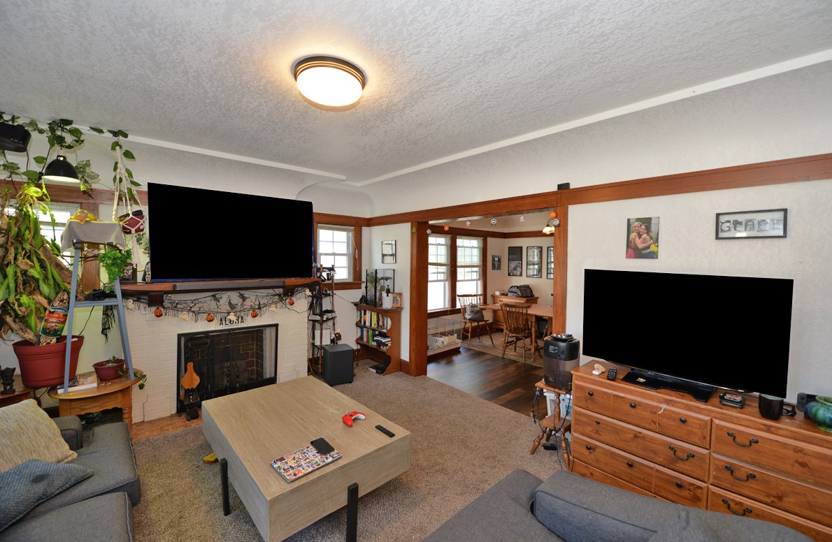 3325 Wright Ave, Racine, WI 53405-3478